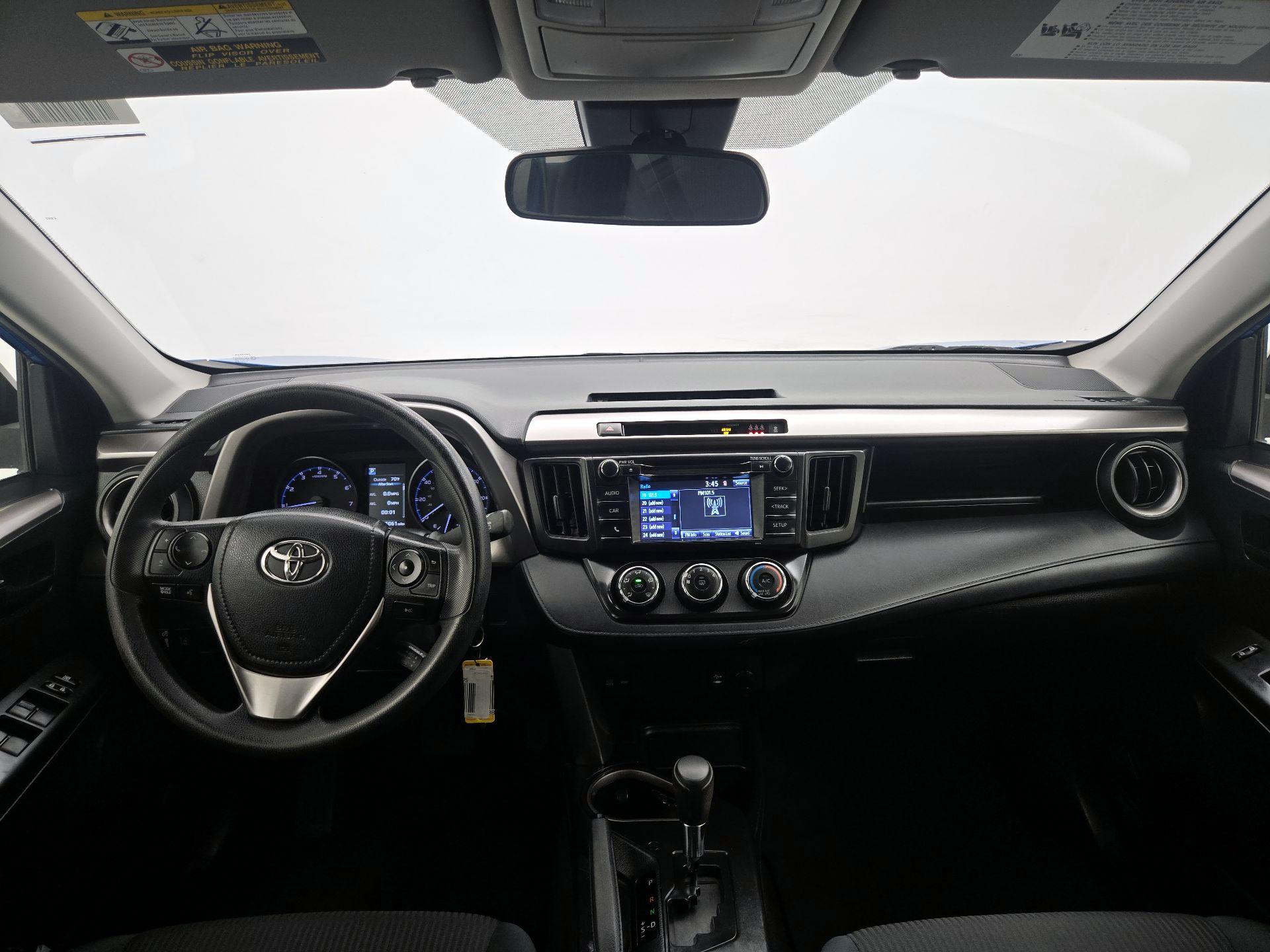 Thumbnail: 2018 Toyota RAV4 - 9