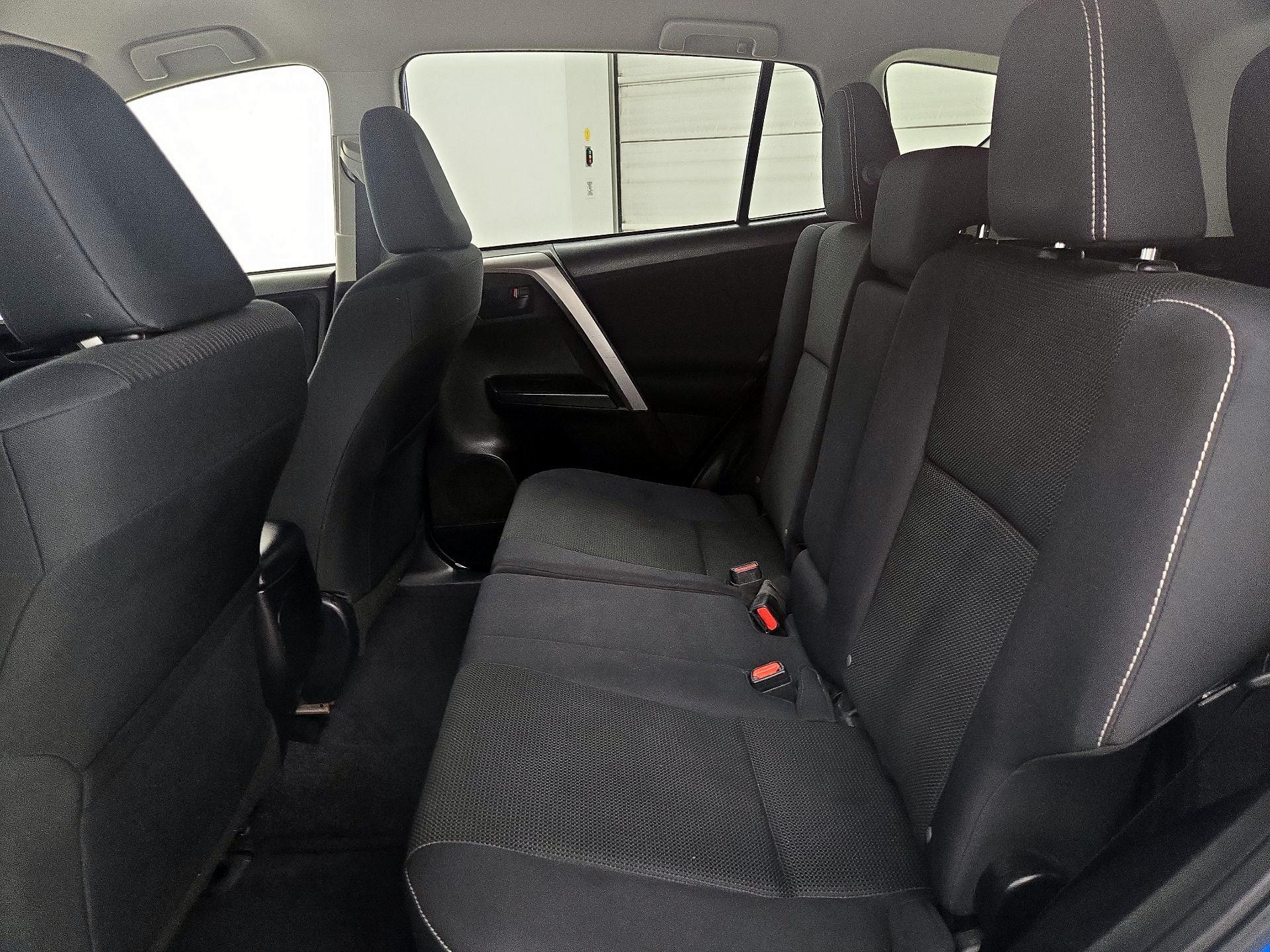 Thumbnail: 2018 Toyota RAV4 - 19