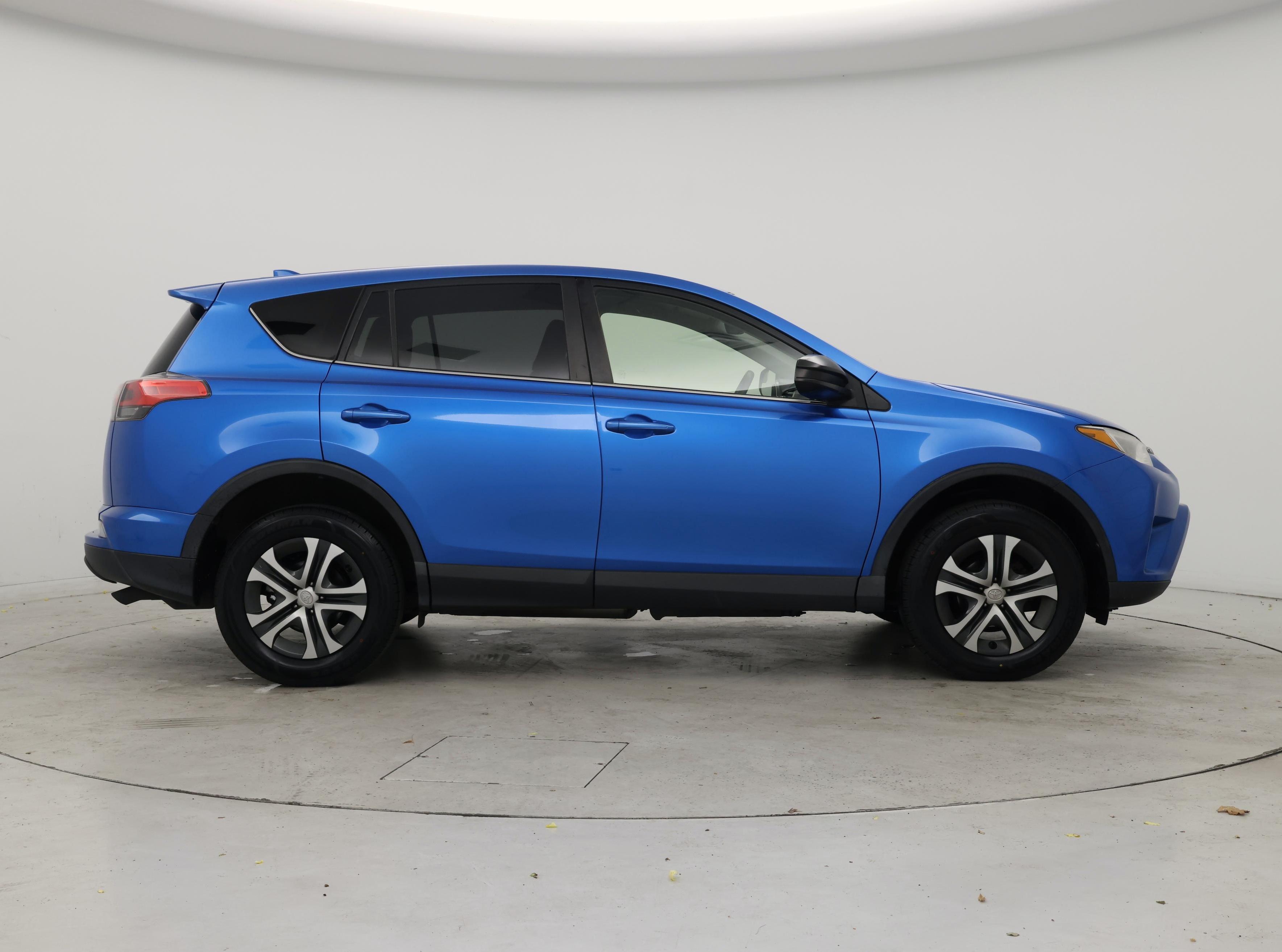 Thumbnail: 2018 Toyota RAV4 - 7