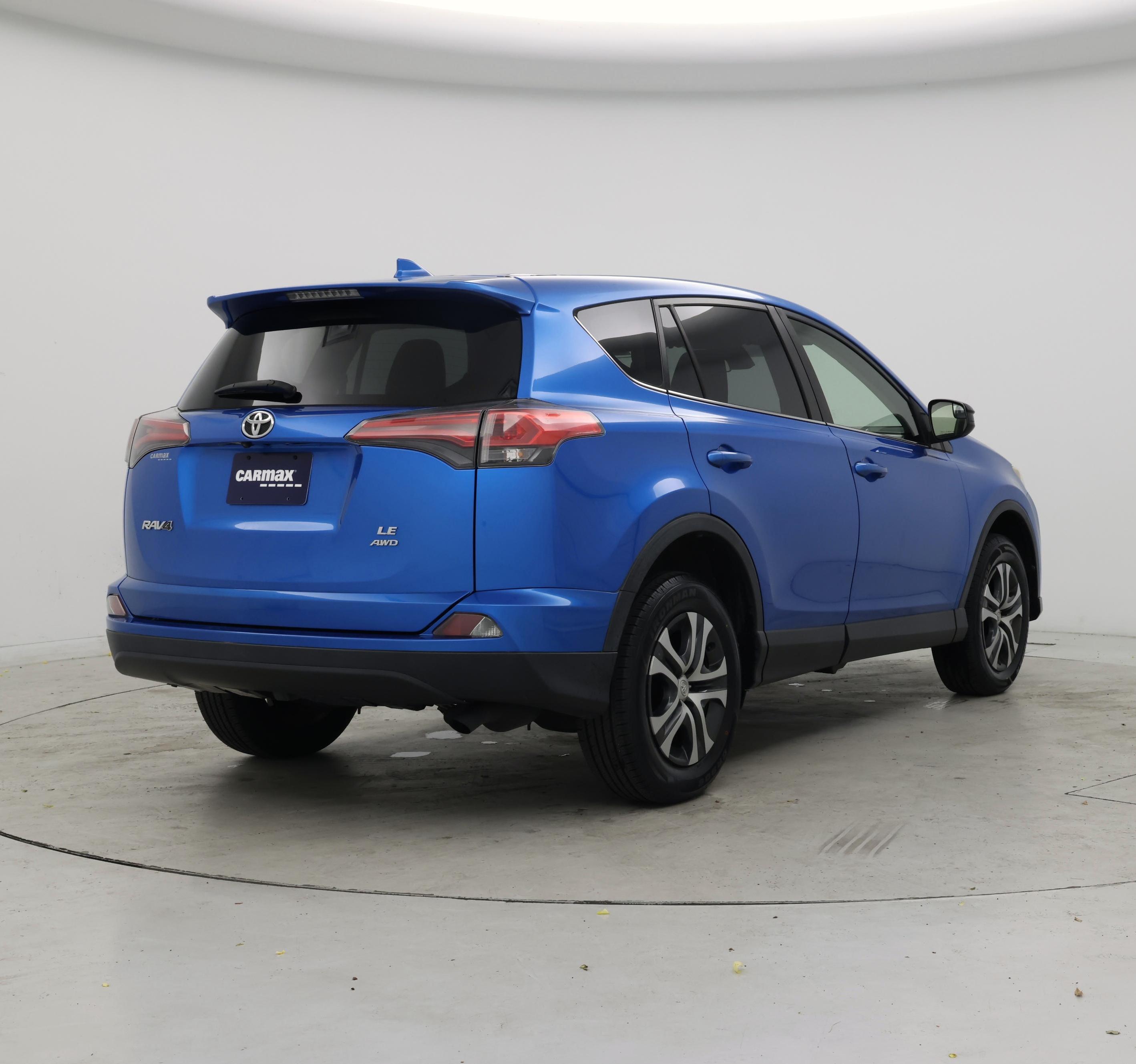 Thumbnail: 2018 Toyota RAV4 - 8
