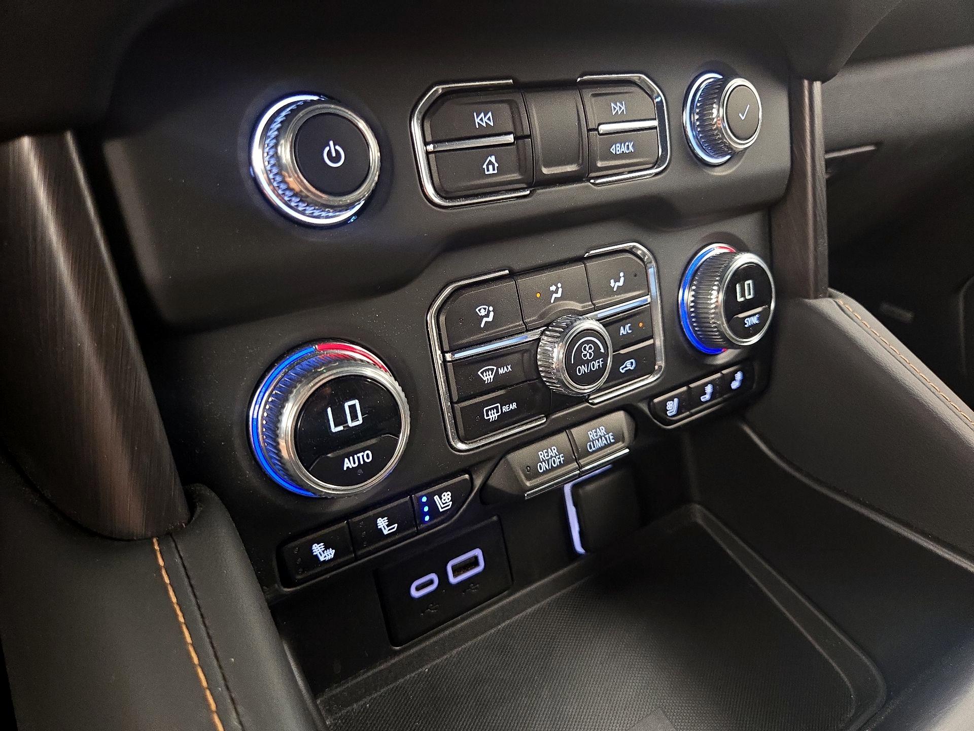 Thumbnail: 2024 GMC Yukon - 17