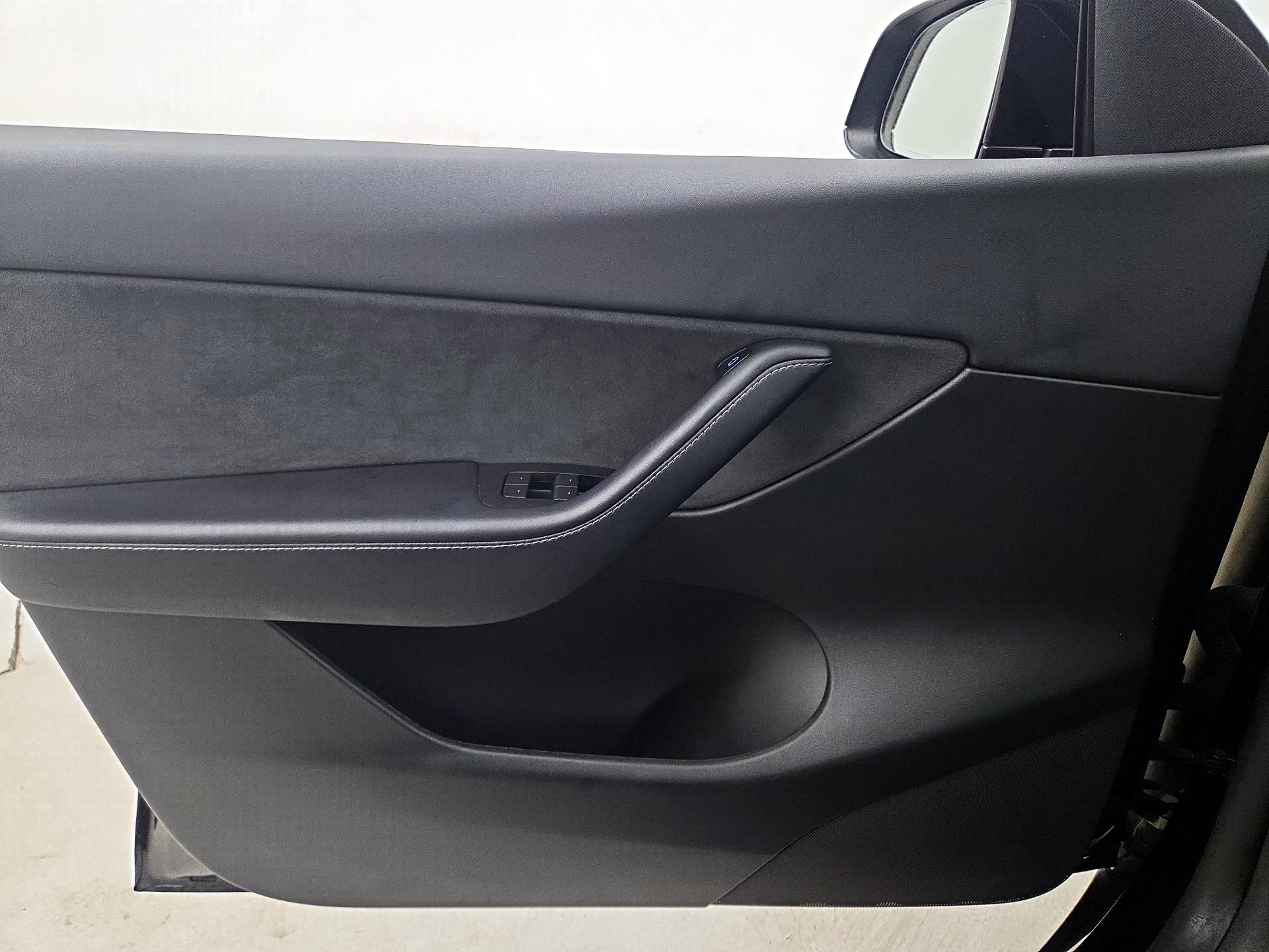 Thumbnail: 2022 Tesla Model Y - 12