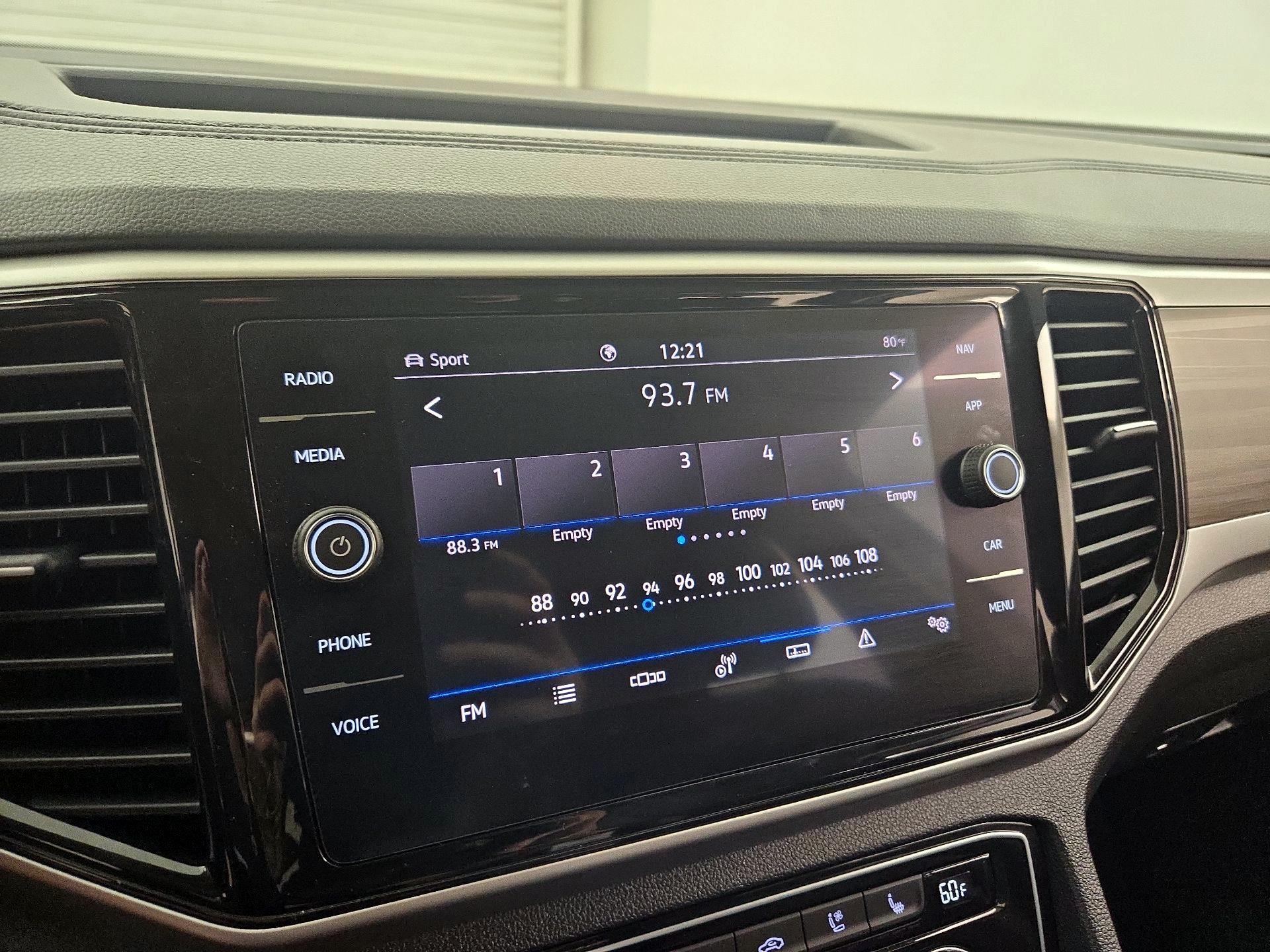 Thumbnail: 2021 Volkswagen Atlas - 14