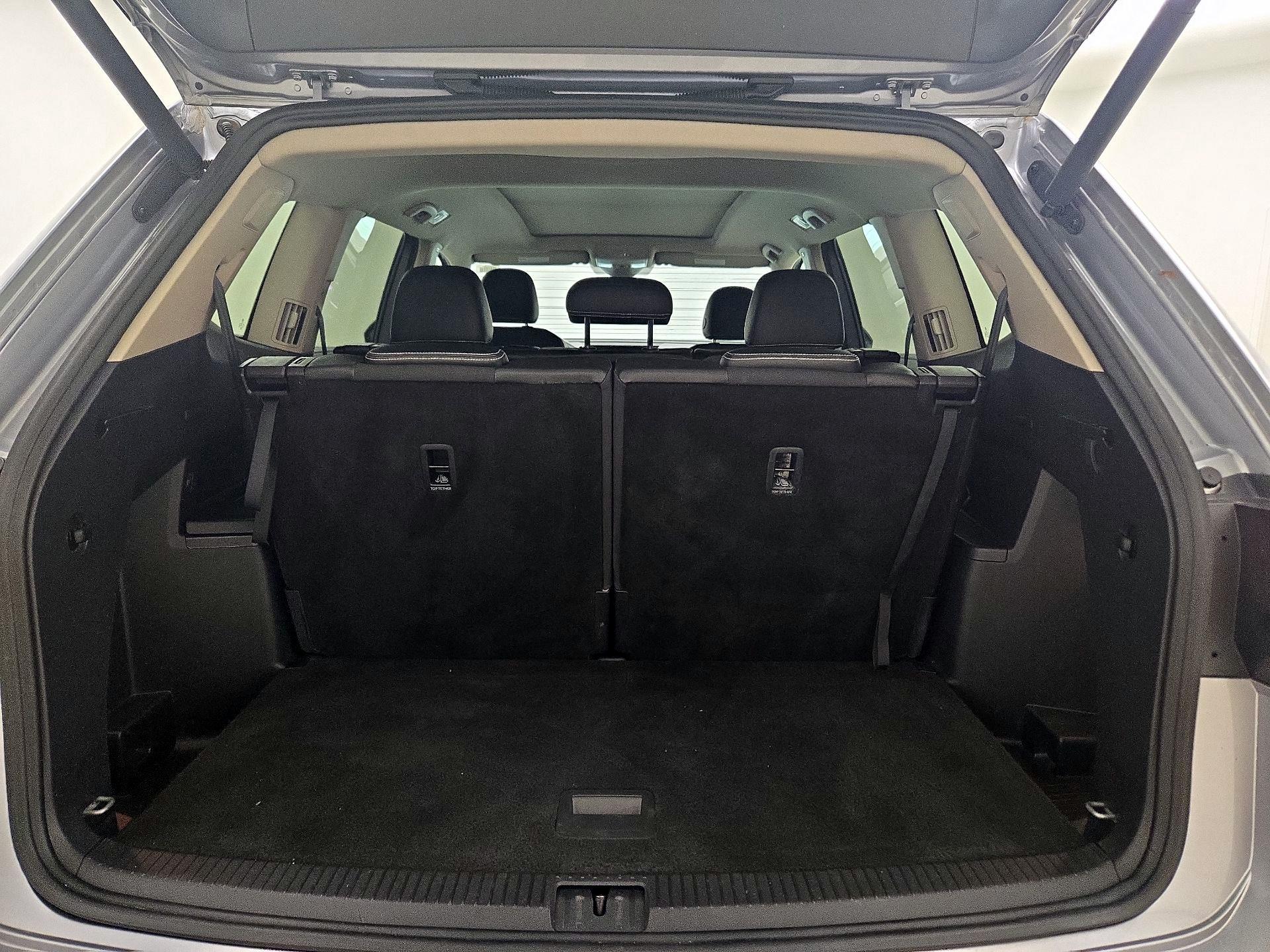 Thumbnail: 2021 Volkswagen Atlas - 17