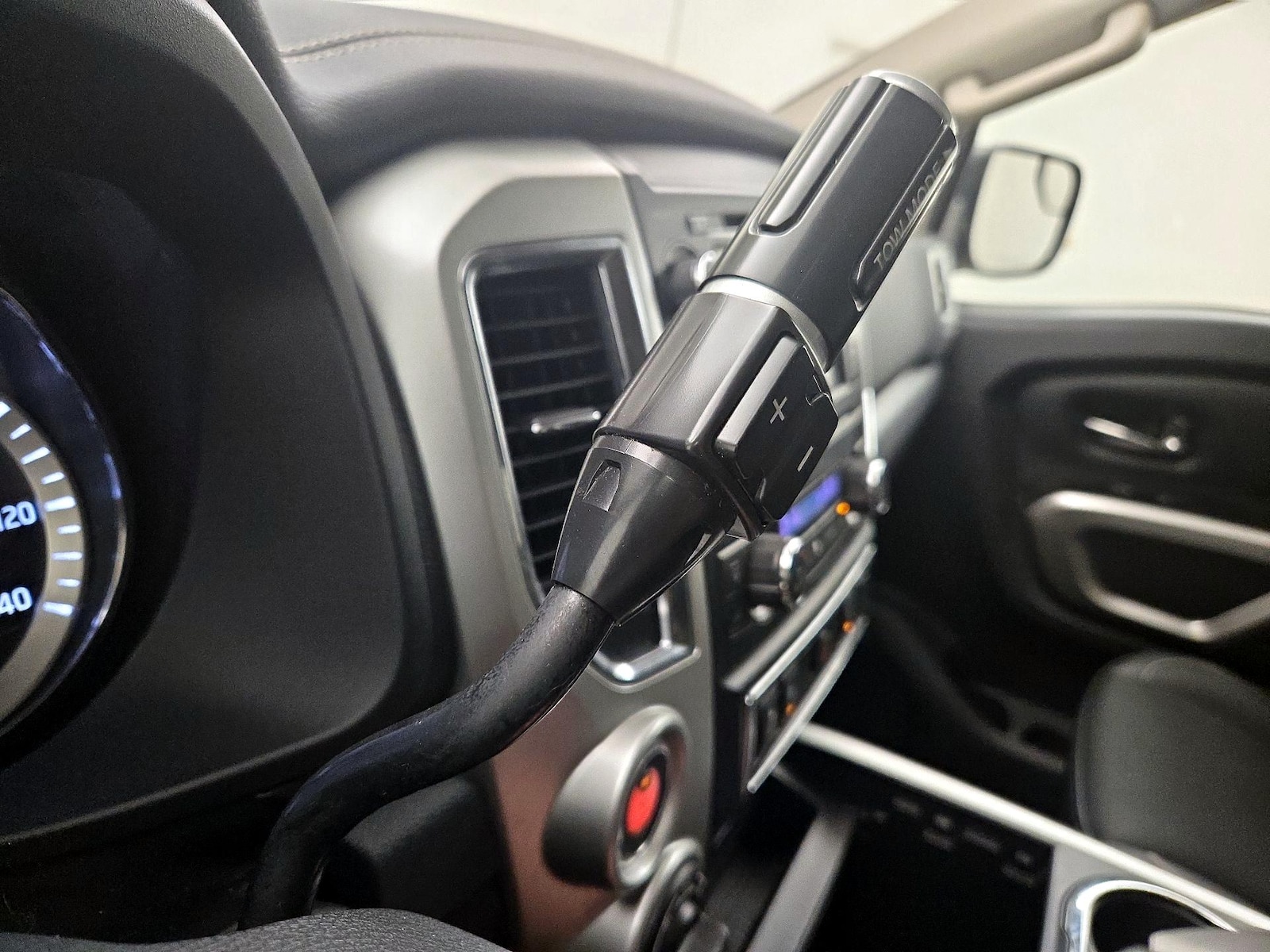 2019 Nissan Titan PRO-4X - Photo 19