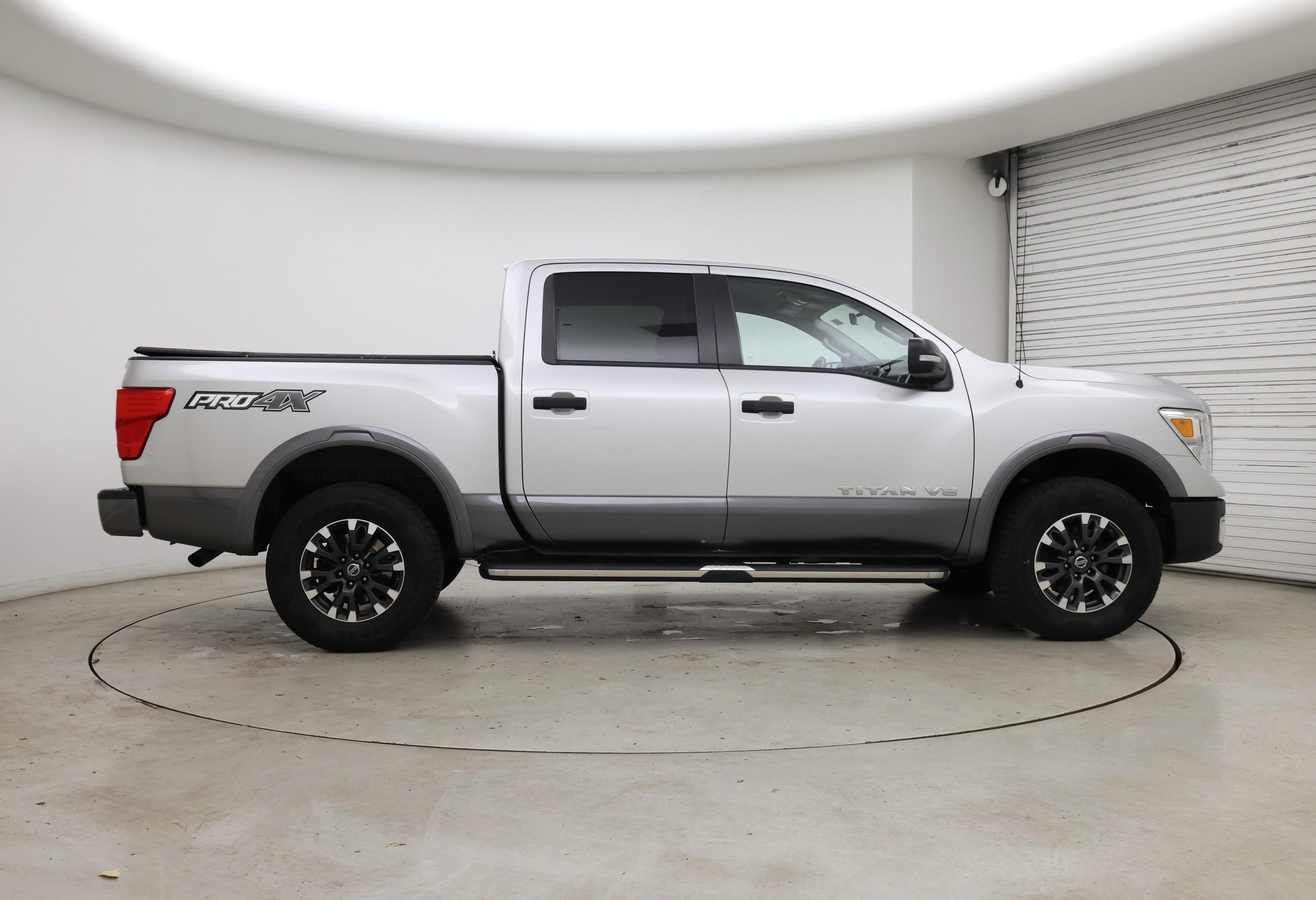 Thumbnail: 2019 Nissan Titan - 7