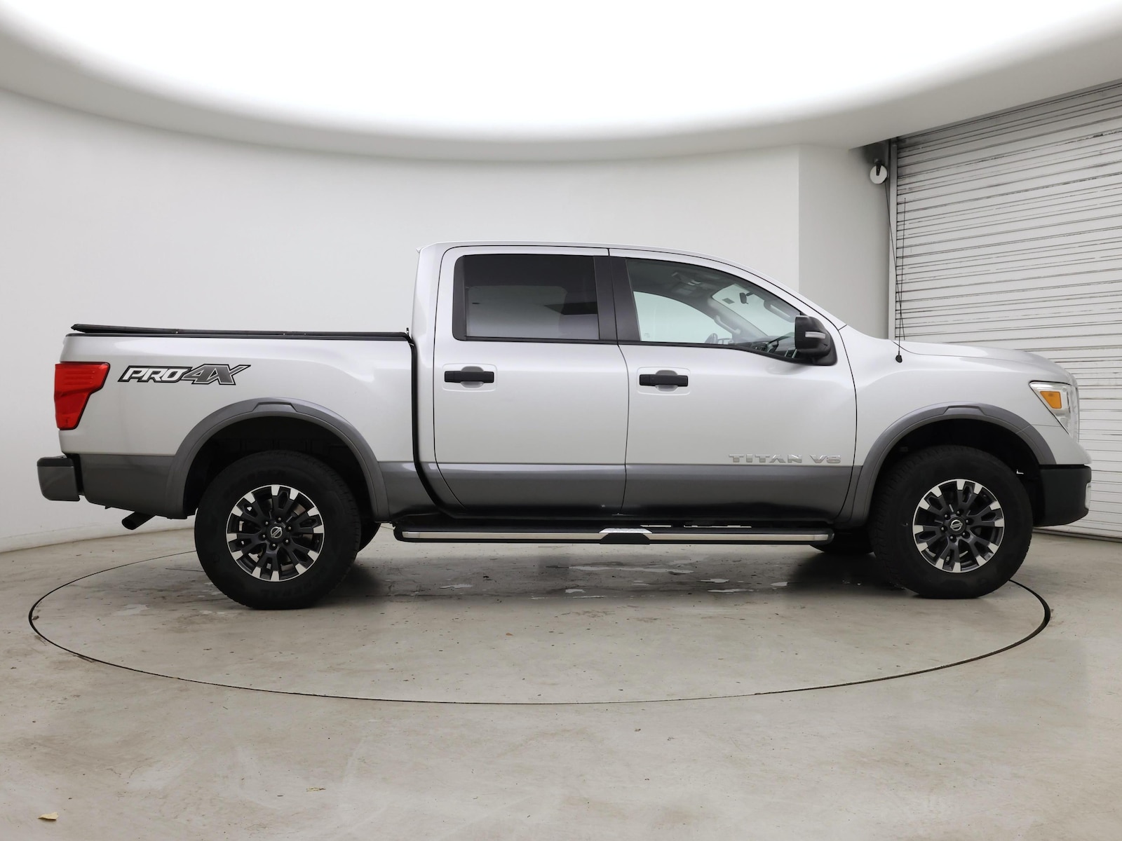 2019 Nissan Titan PRO-4X - Photo 8