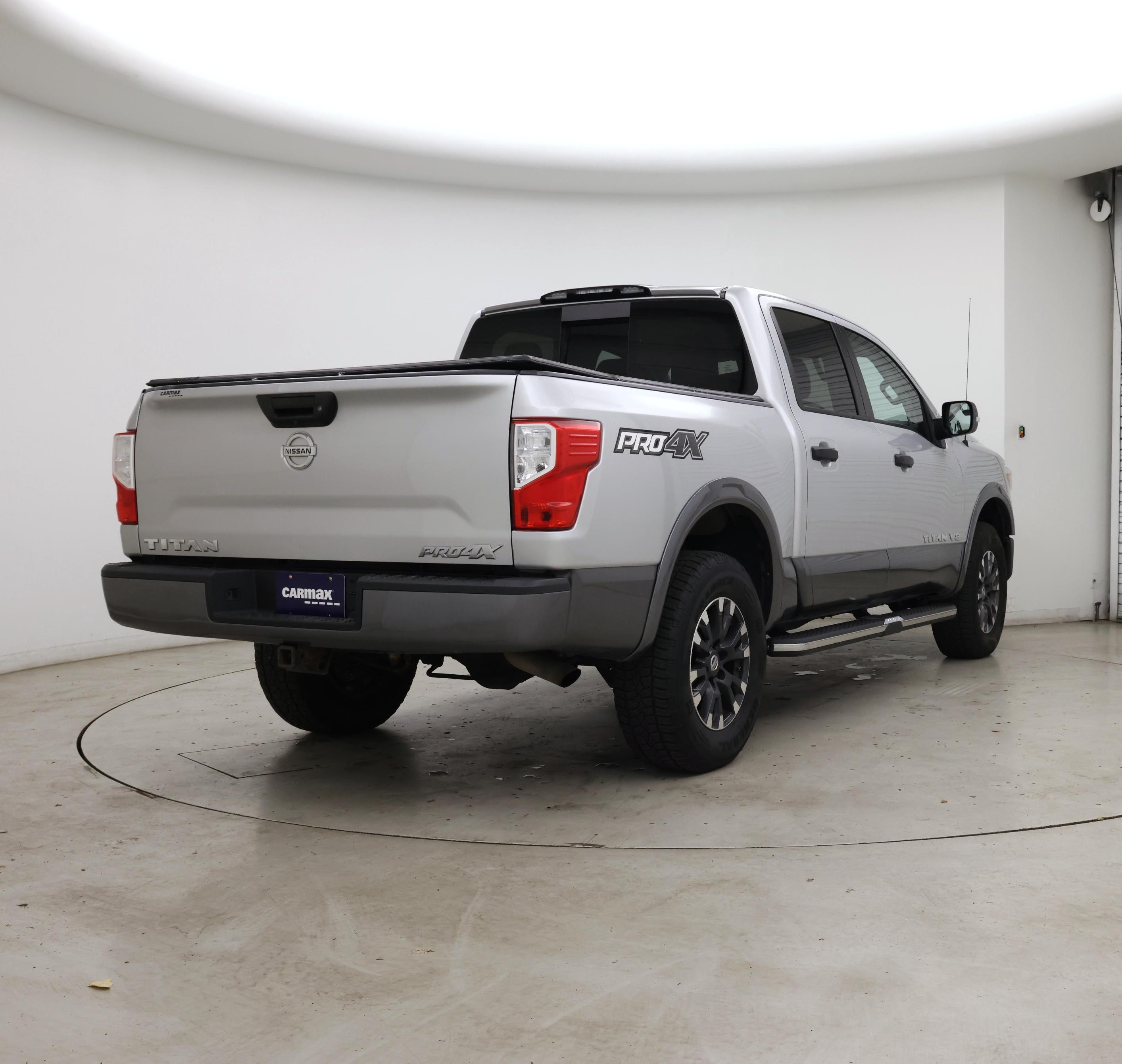 Thumbnail: 2019 Nissan Titan - 8