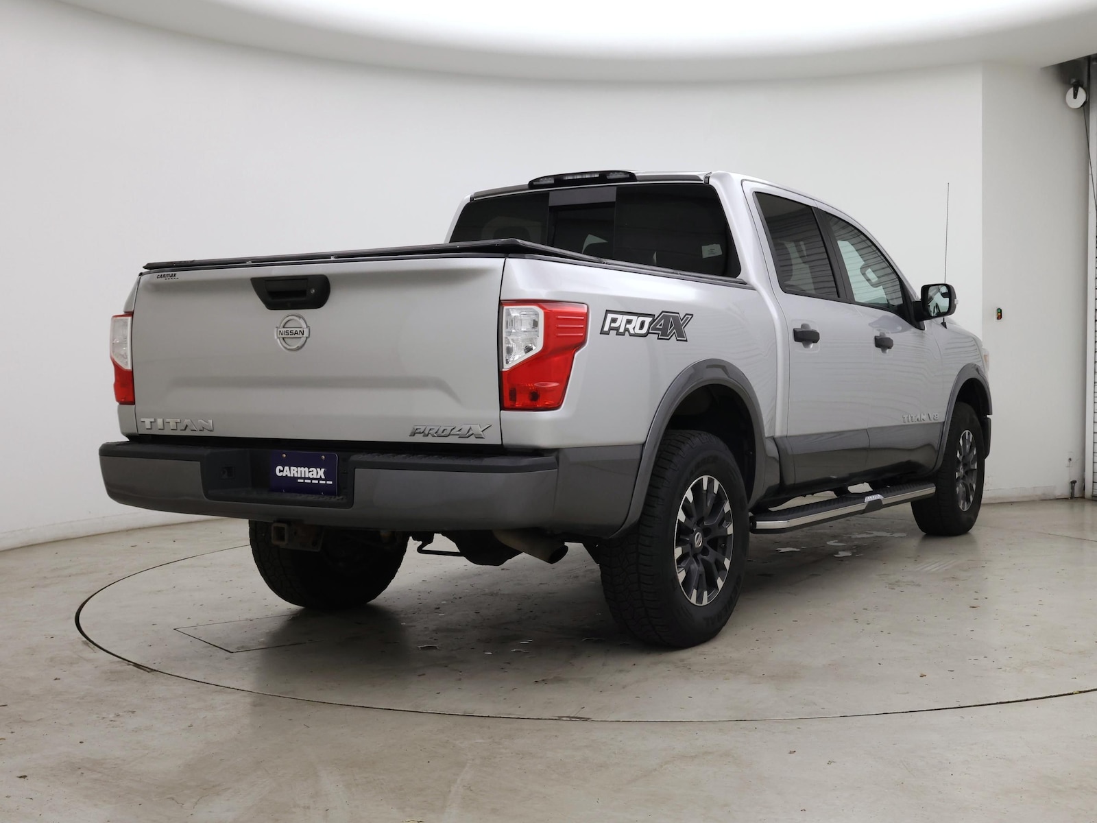 2019 Nissan Titan PRO-4X - Photo 9