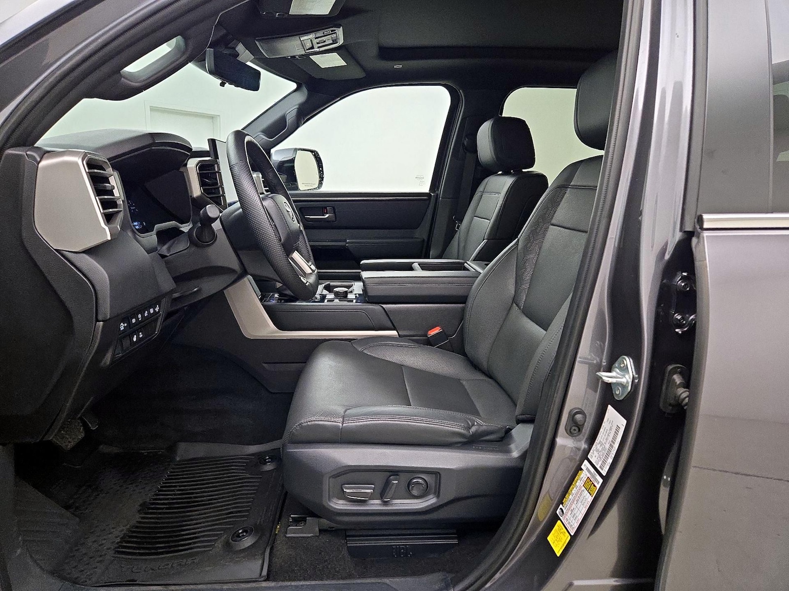 2025 Toyota Tundra Limited - Photo 12