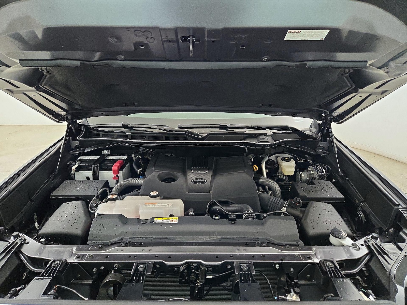 2025 Toyota Tundra Limited - Photo 19
