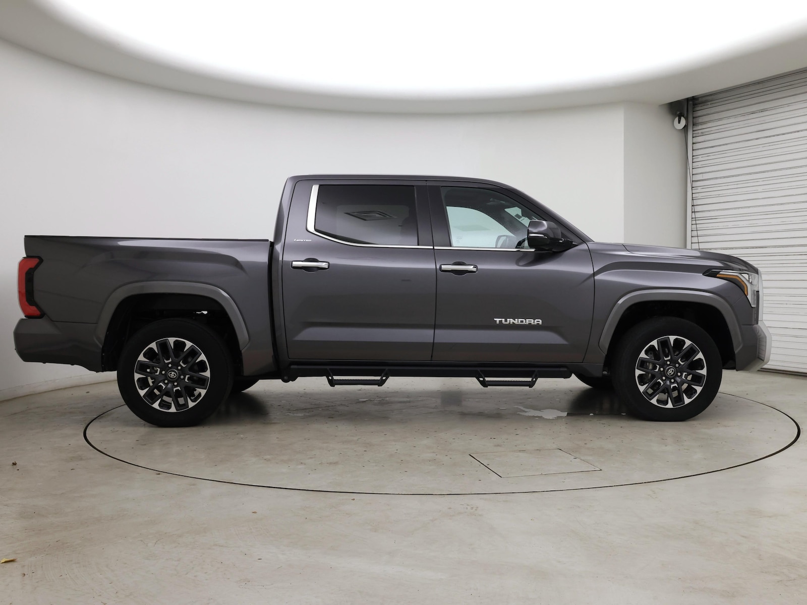 2025 Toyota Tundra Limited - Photo 8
