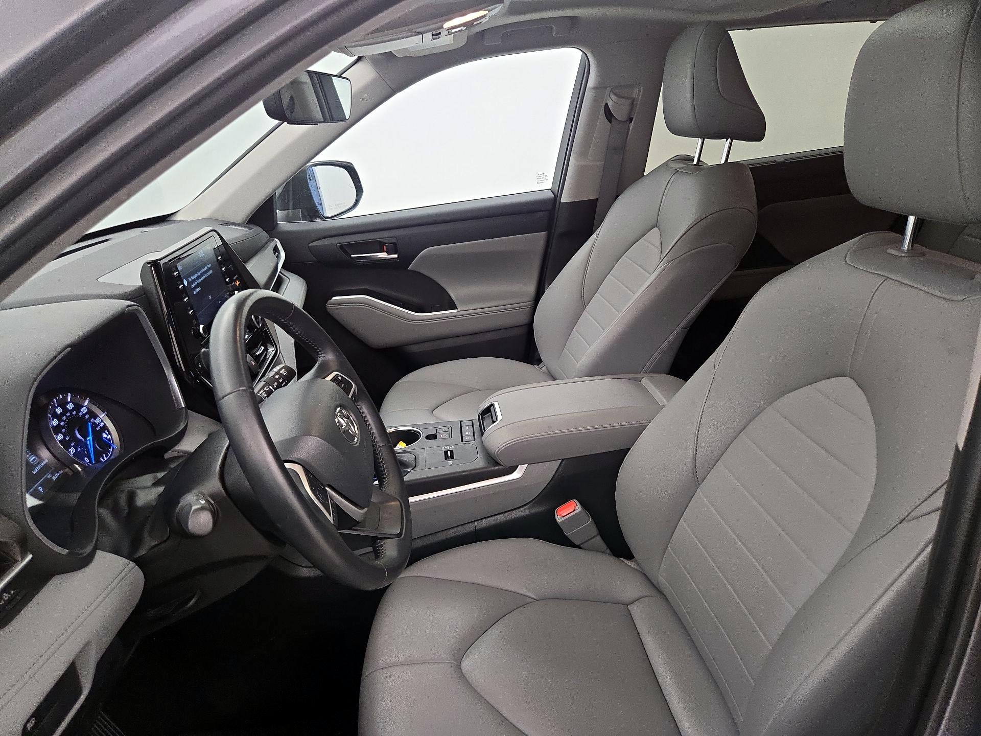 Thumbnail: 2022 Toyota Highlander - 11