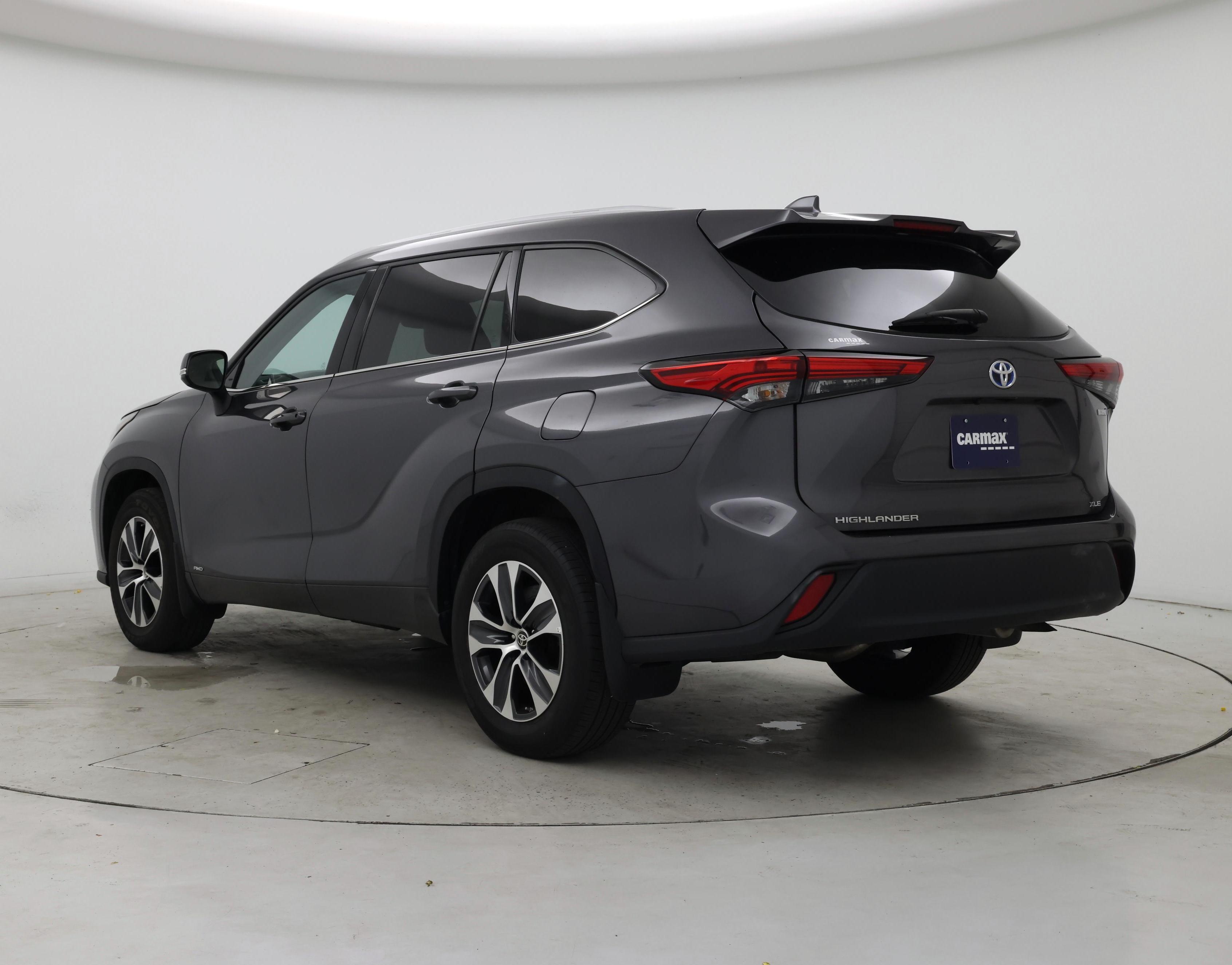 Thumbnail: 2022 Toyota Highlander - 2