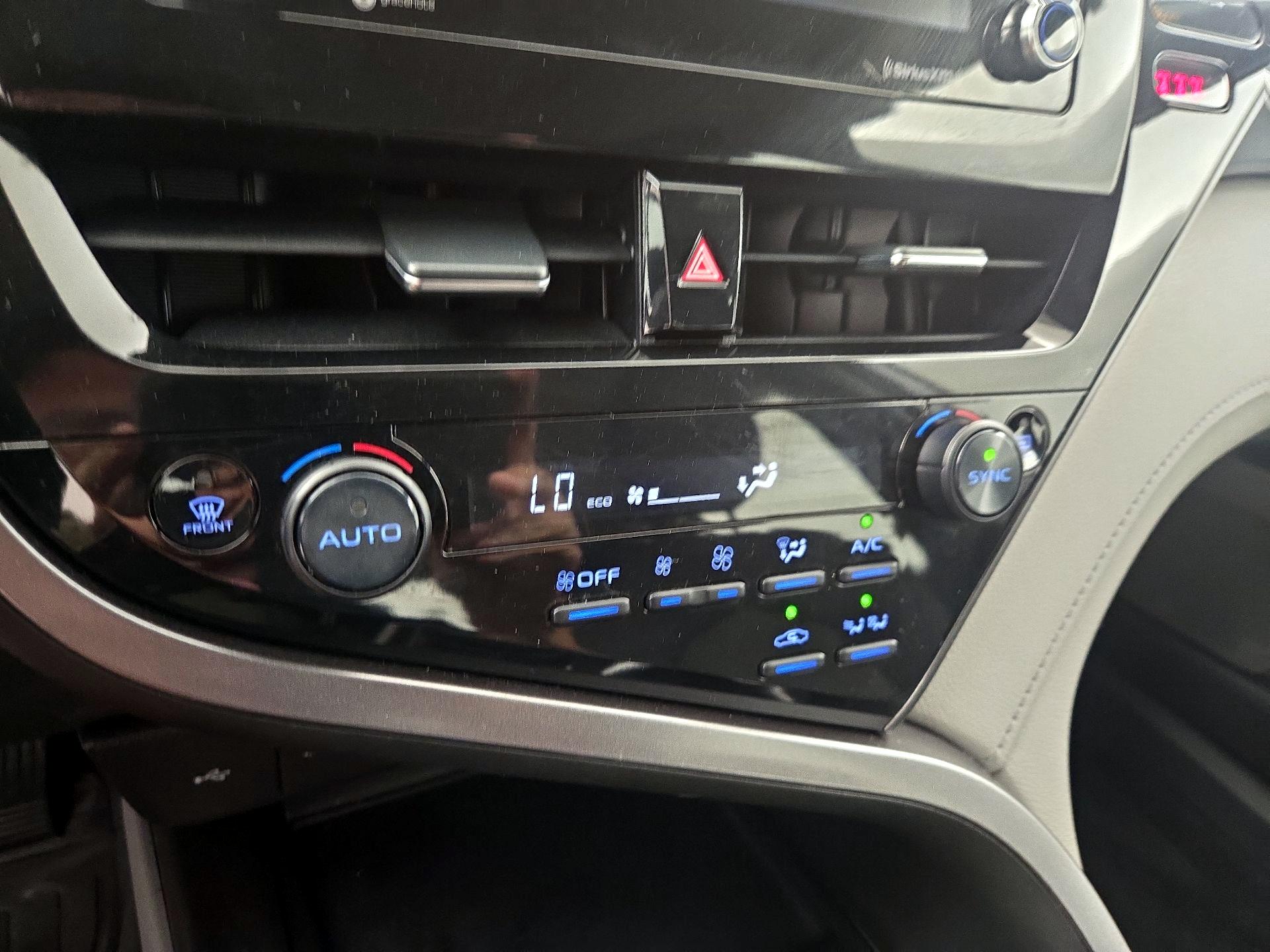 Thumbnail: 2021 Toyota Camry - 17