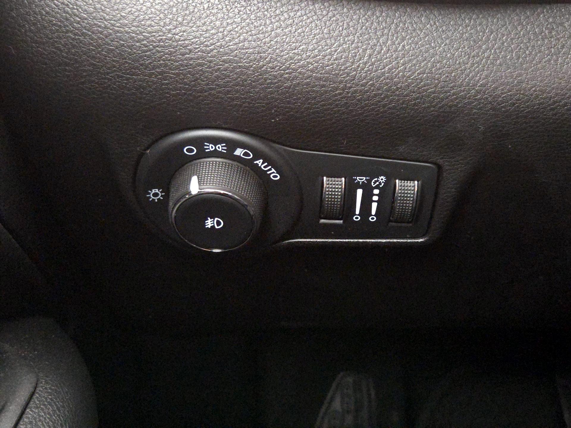 Thumbnail: 2022 Jeep Compass - 13