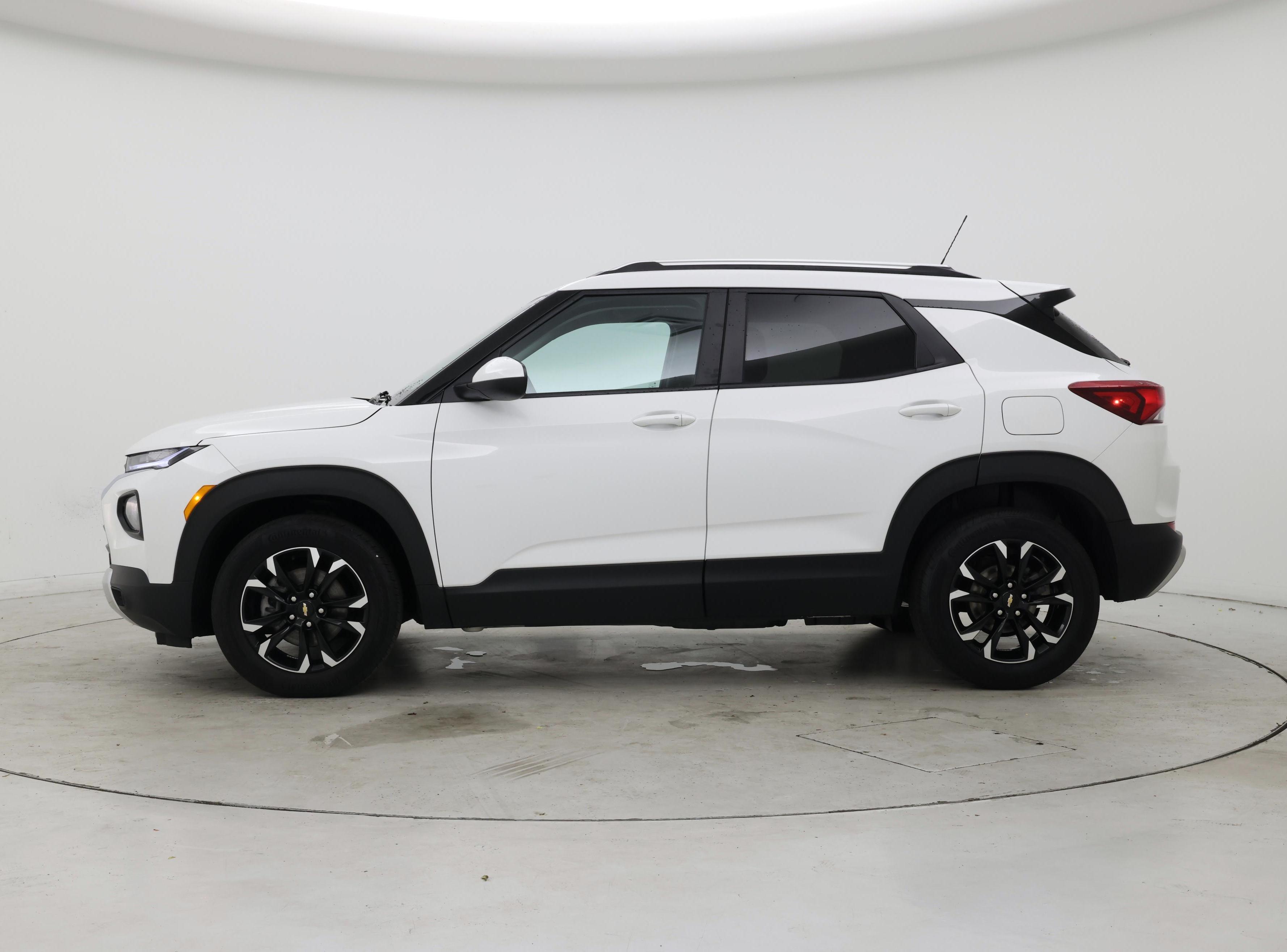 Thumbnail: 2023 Chevrolet TrailBlazer - 3