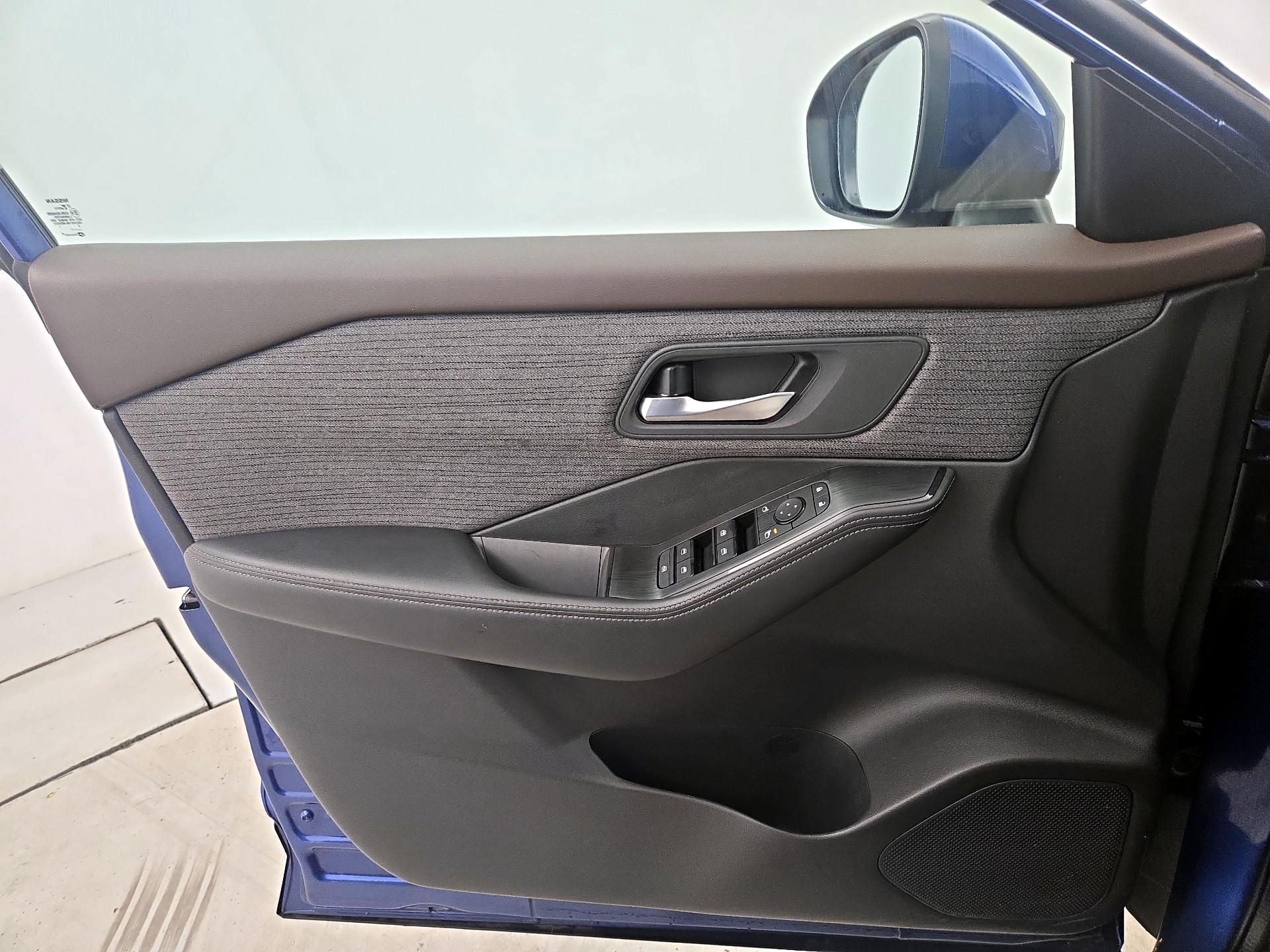 Thumbnail: 2021 Nissan Rogue - 12