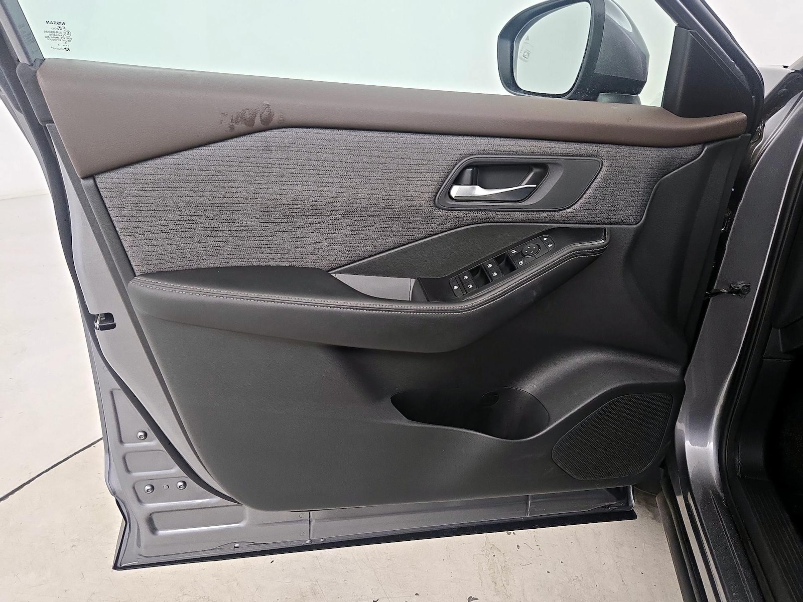 2022 Nissan Rogue SV - Photo 13
