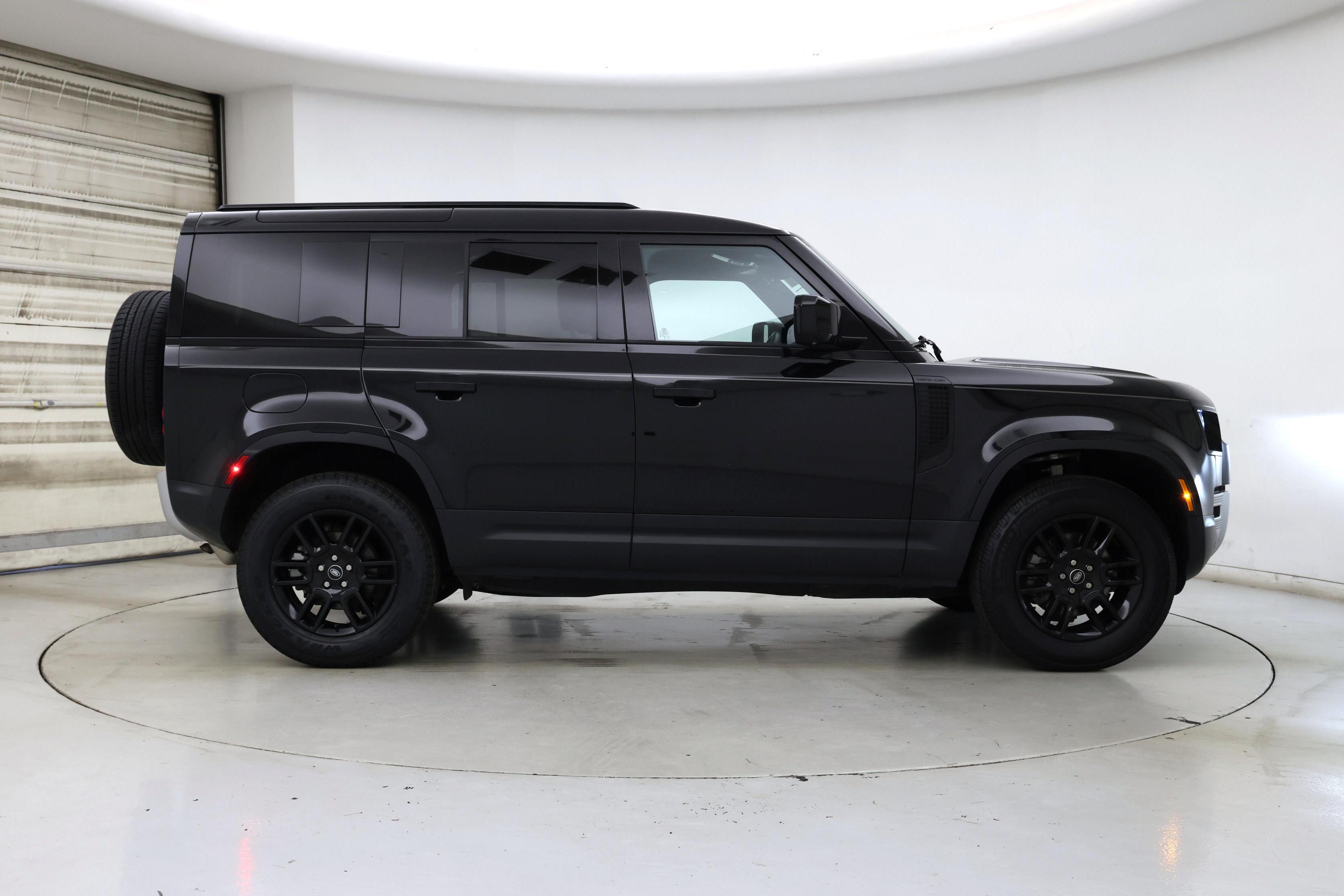 Thumbnail: 2025 Land Rover Defender - 7