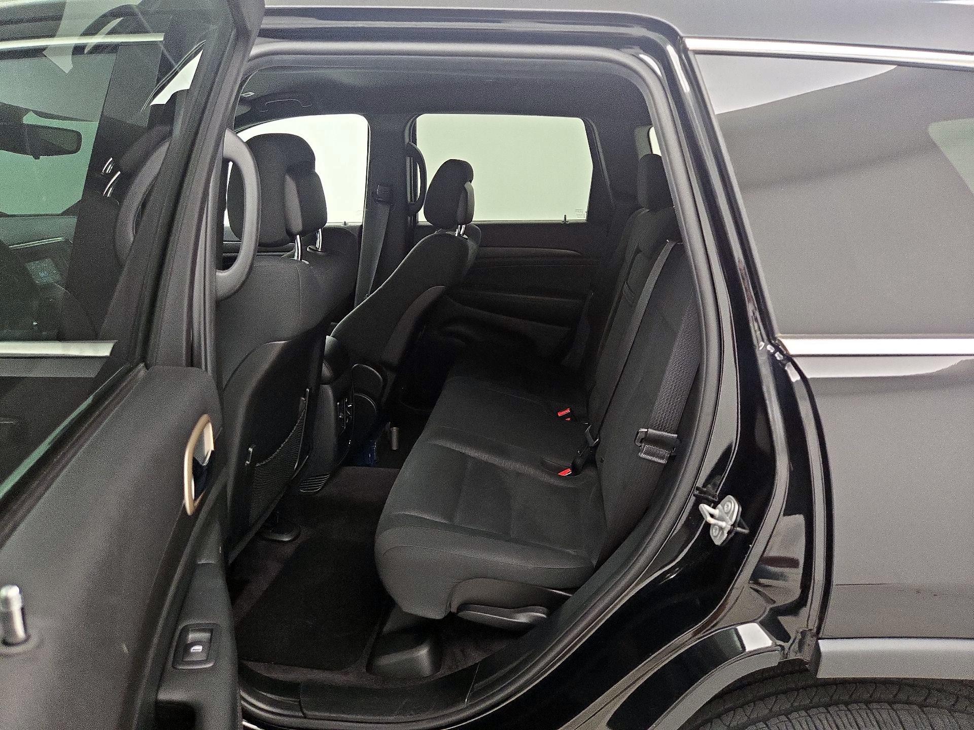 Thumbnail: 2017 Jeep Grand Cherokee - 19