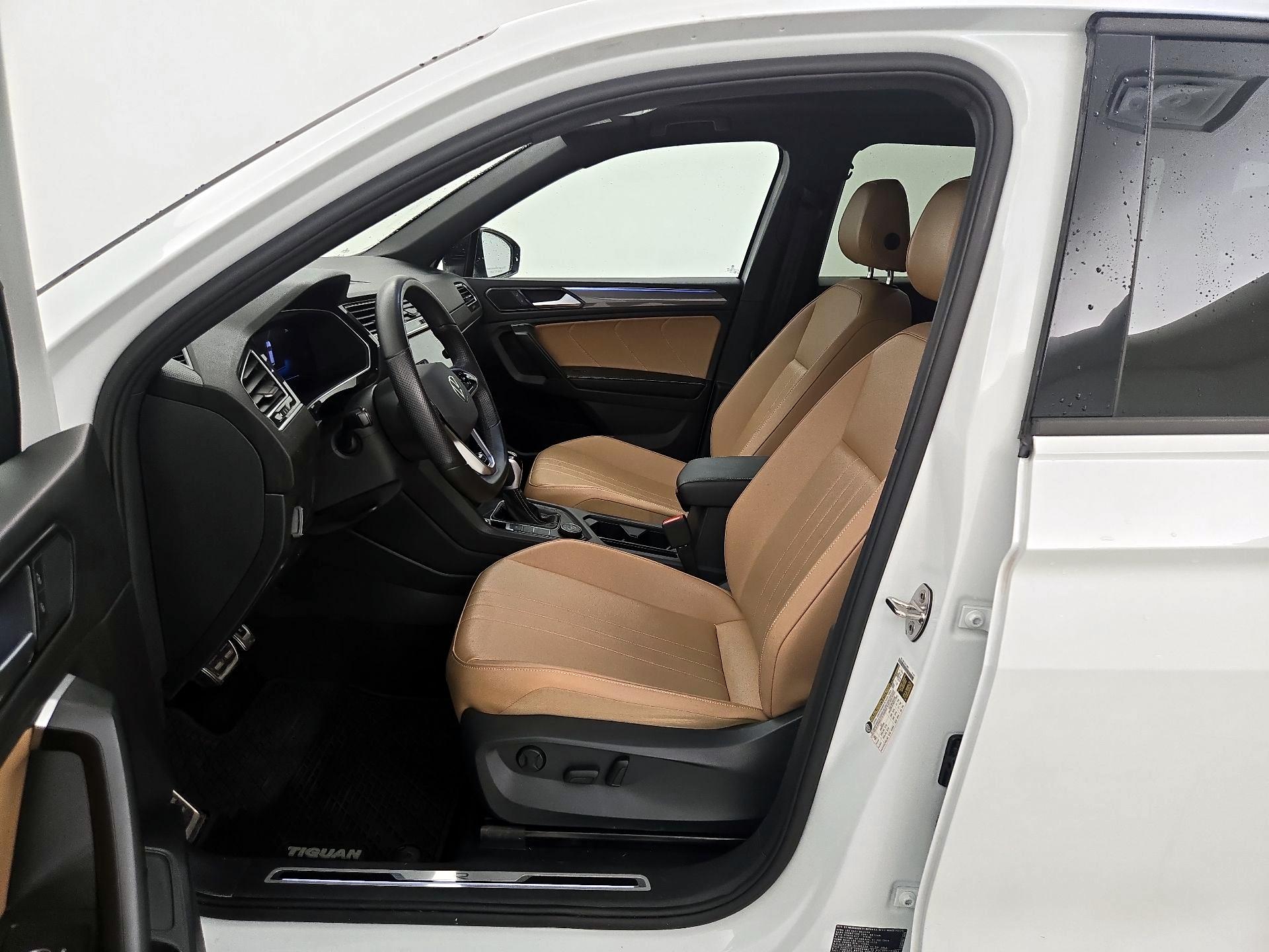 Thumbnail: 2024 Volkswagen Tiguan - 11