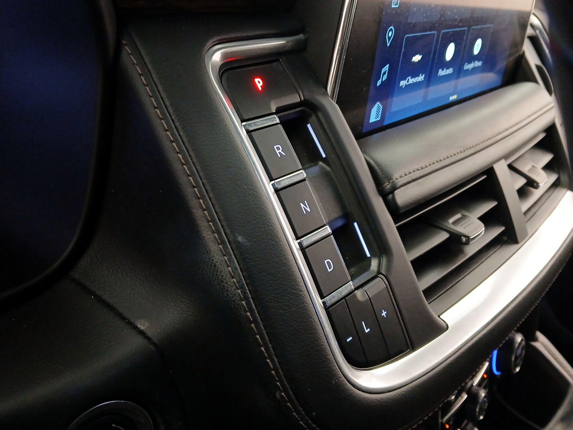 Thumbnail: 2022 Chevrolet Suburban - 18