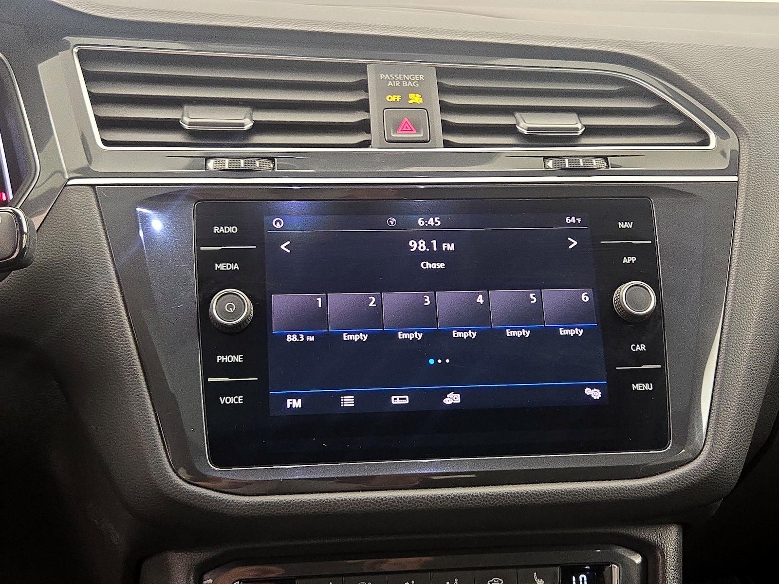 2020 Volkswagen Tiguan SEL - Photo 17
