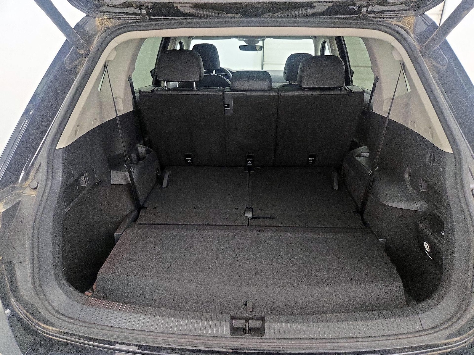 2020 Volkswagen Tiguan SEL - Photo 25