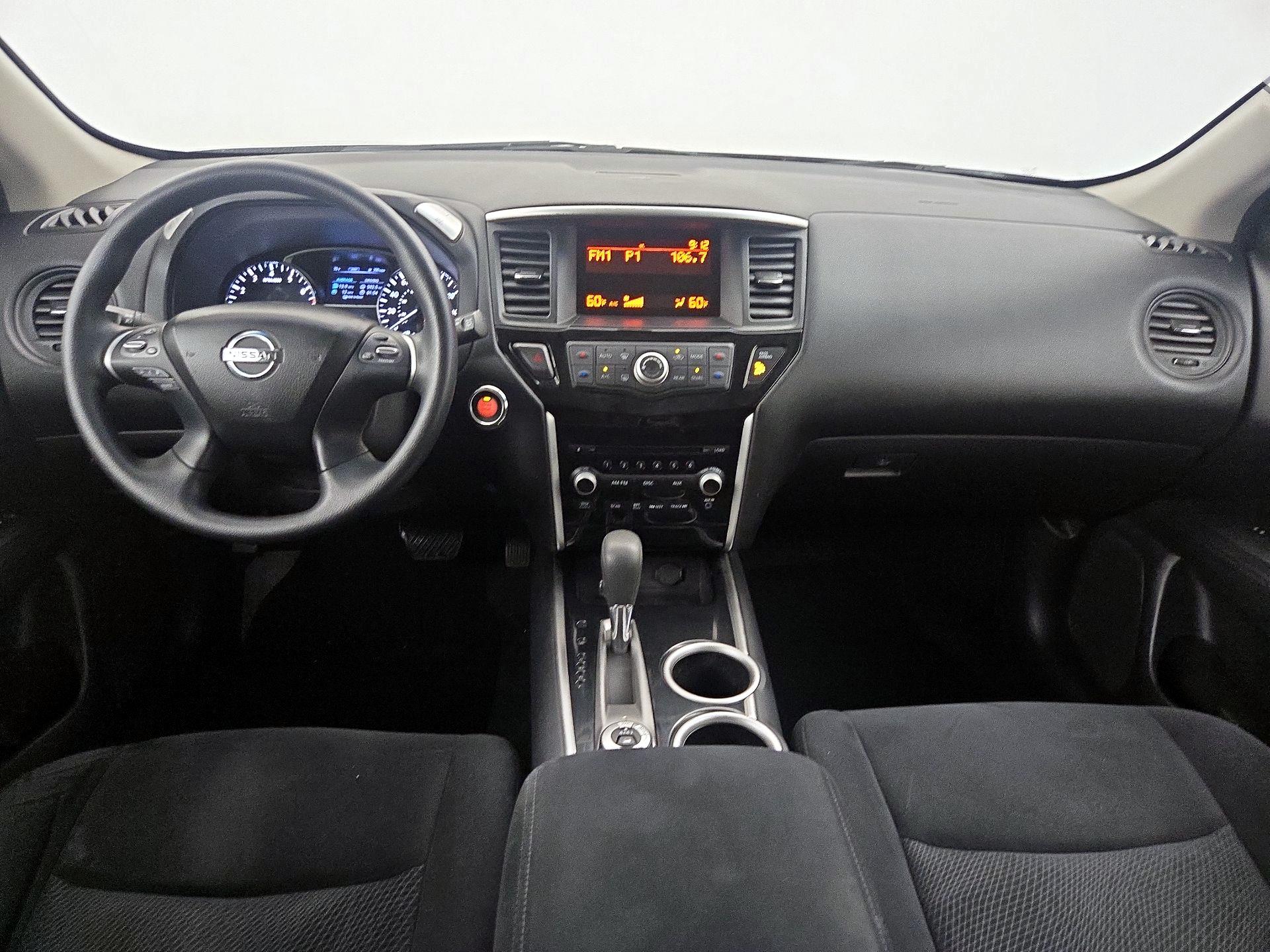 Thumbnail: 2015 Nissan Pathfinder - 9