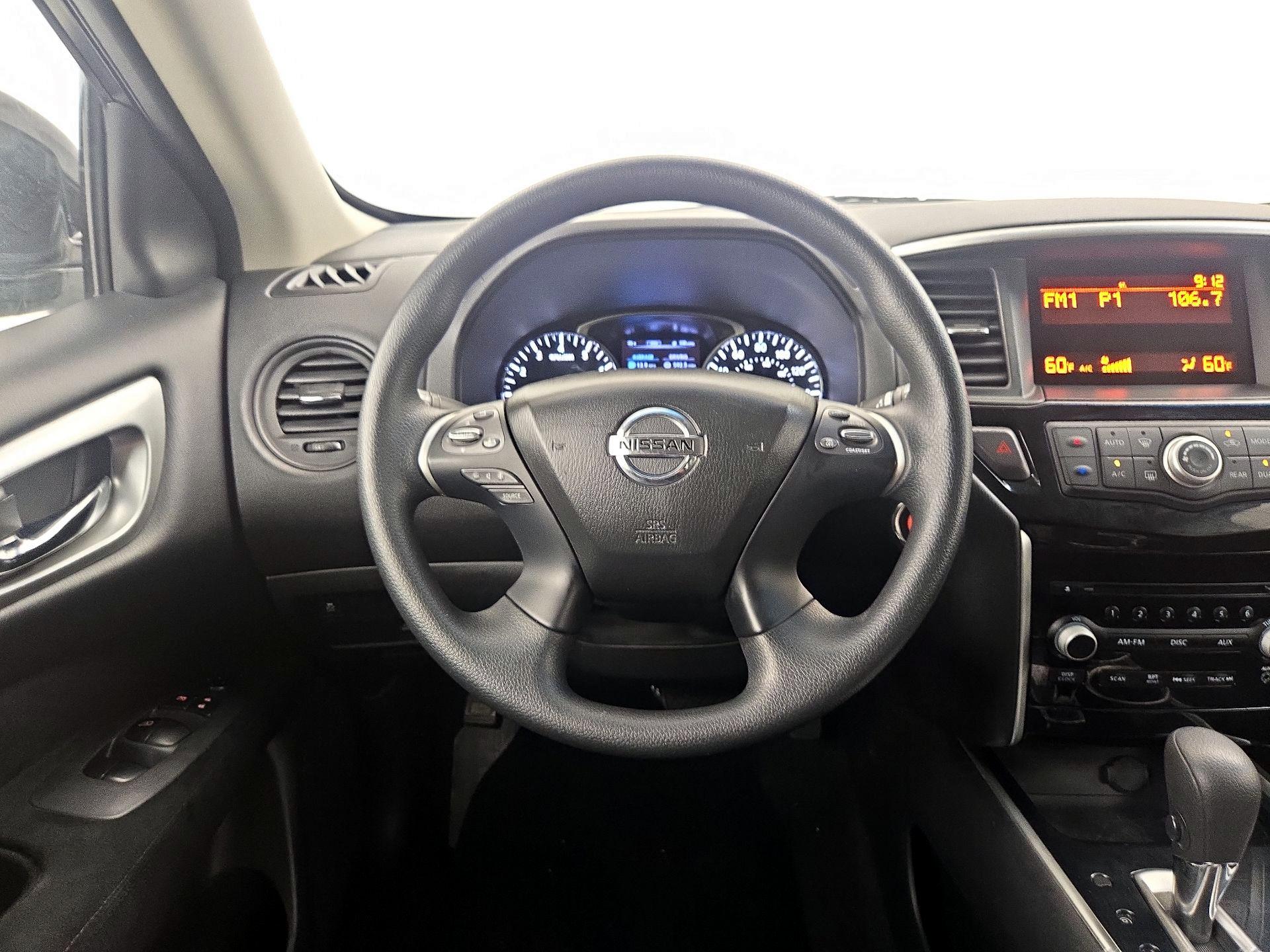 Thumbnail: 2015 Nissan Pathfinder - 10