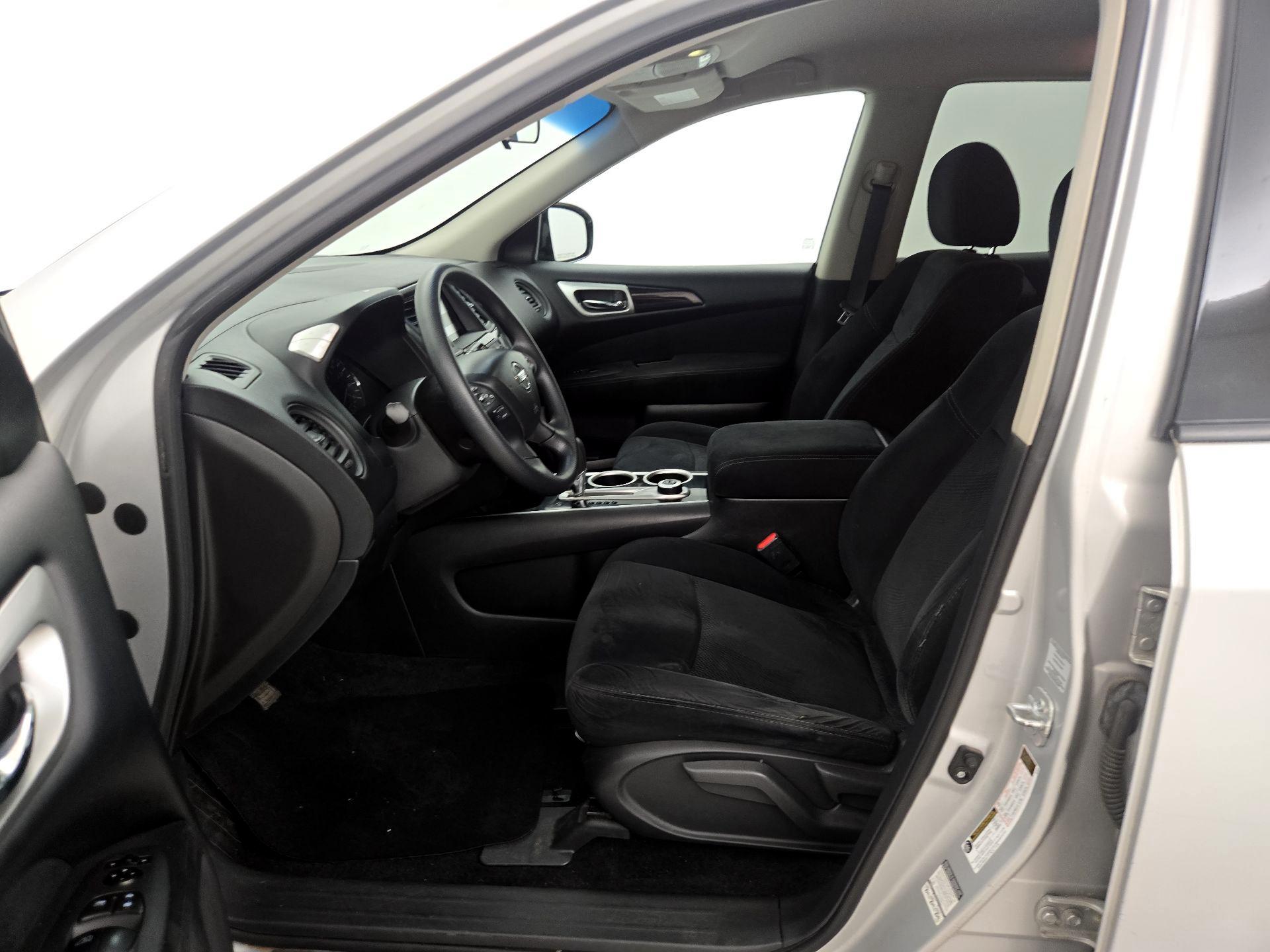 Thumbnail: 2015 Nissan Pathfinder - 11
