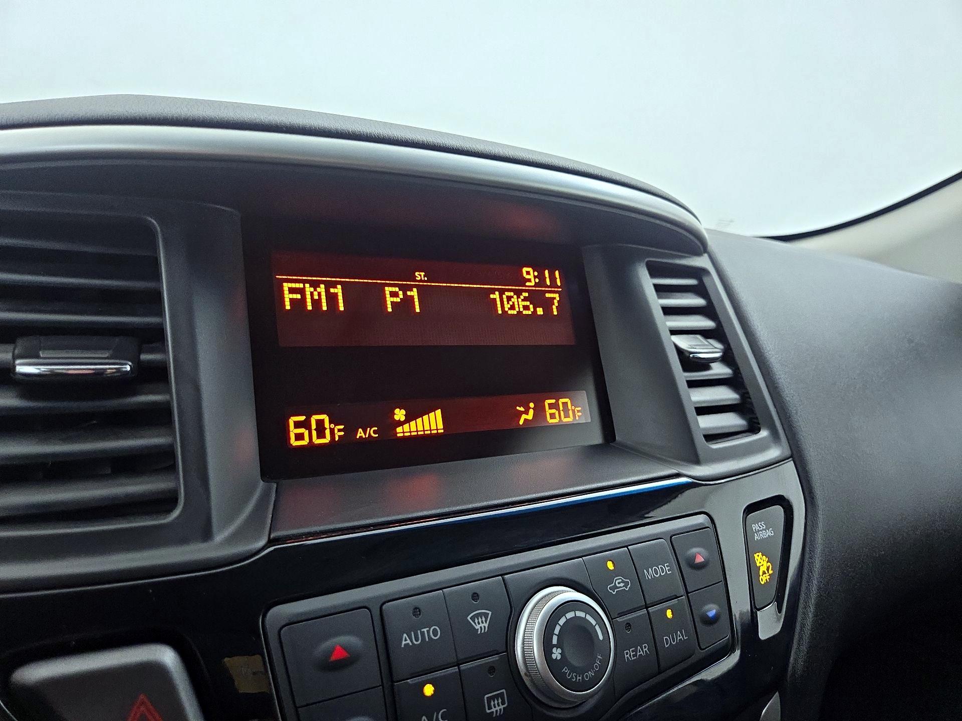 Thumbnail: 2015 Nissan Pathfinder - 14