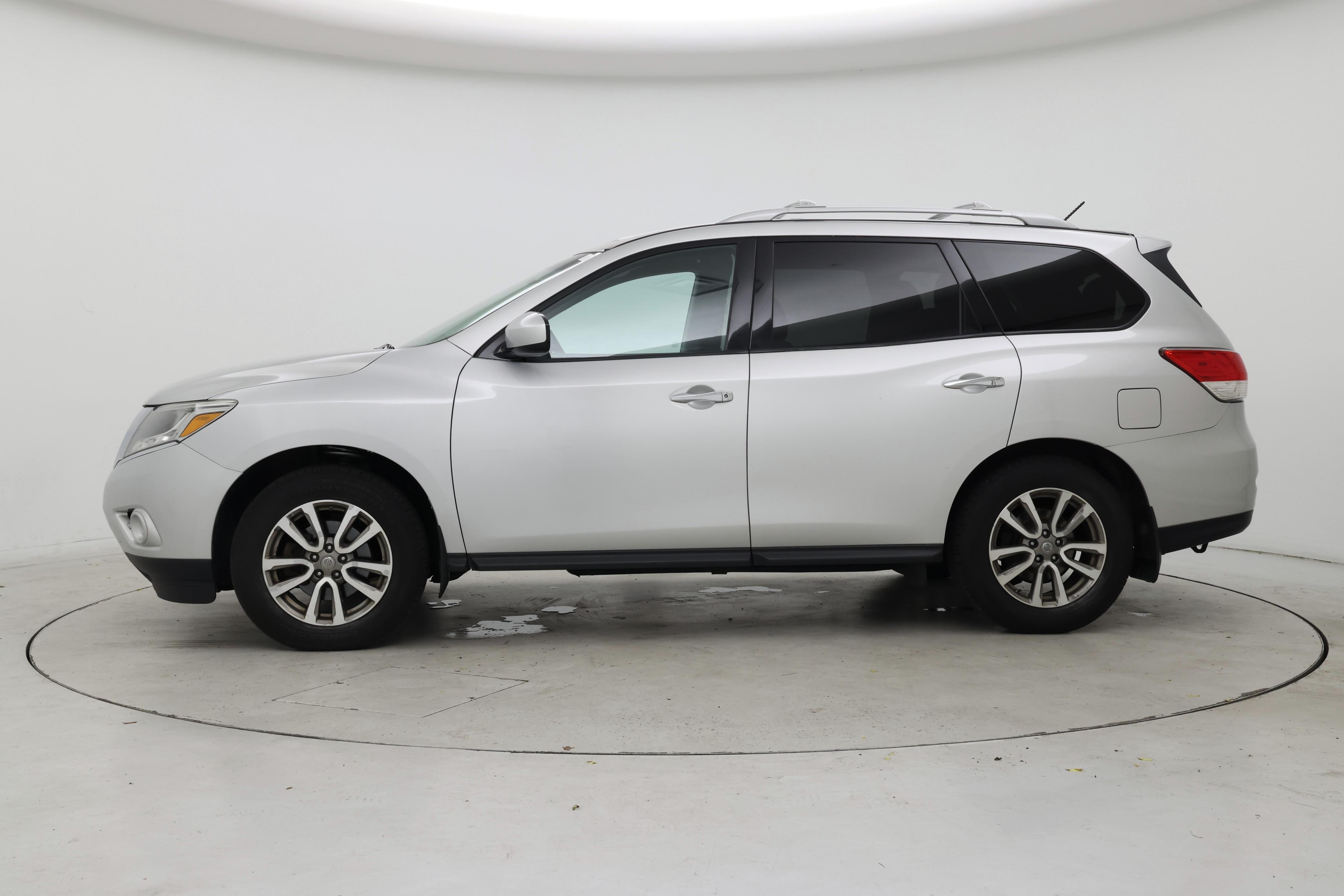 Thumbnail: 2015 Nissan Pathfinder - 3