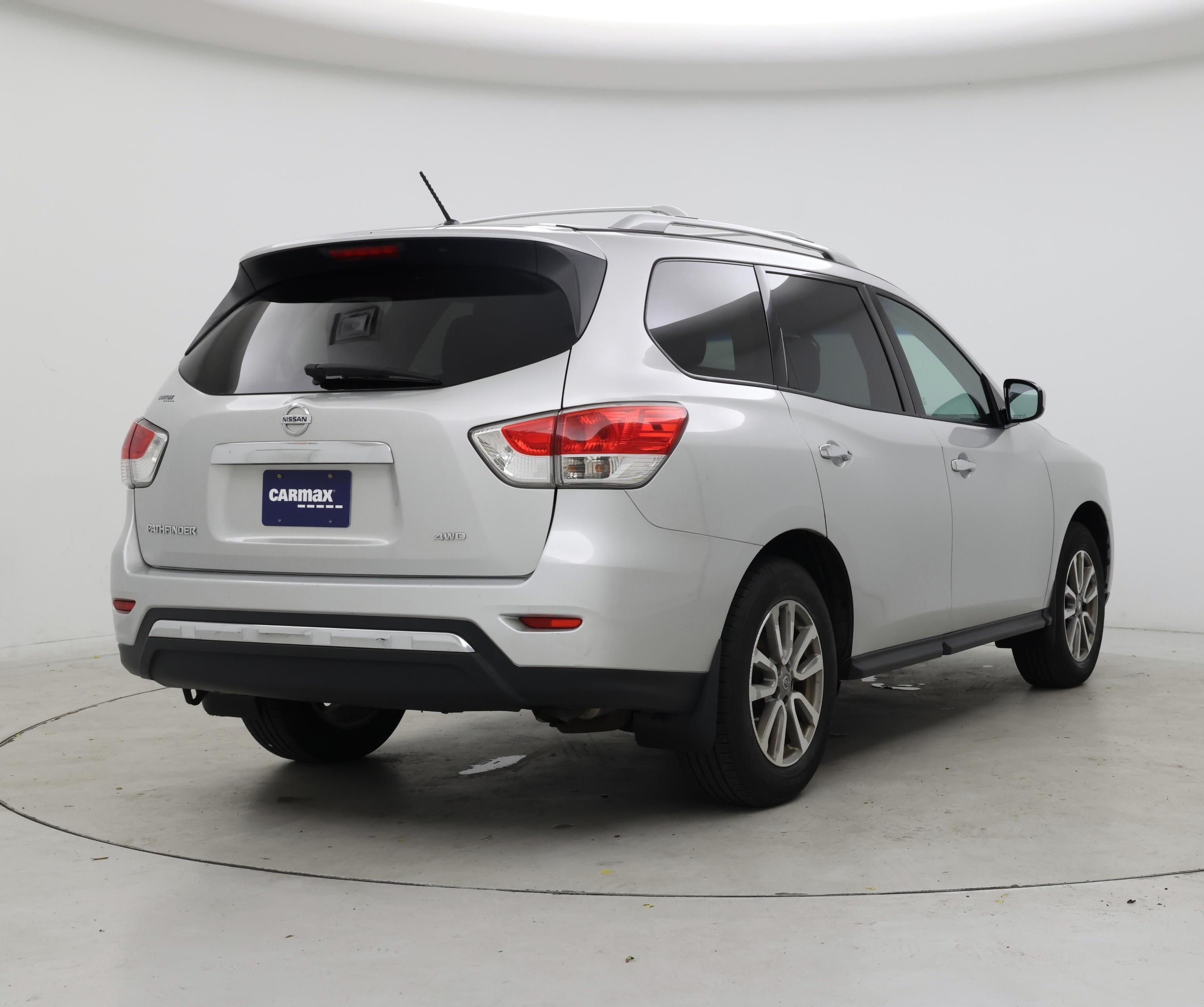 Thumbnail: 2015 Nissan Pathfinder - 8
