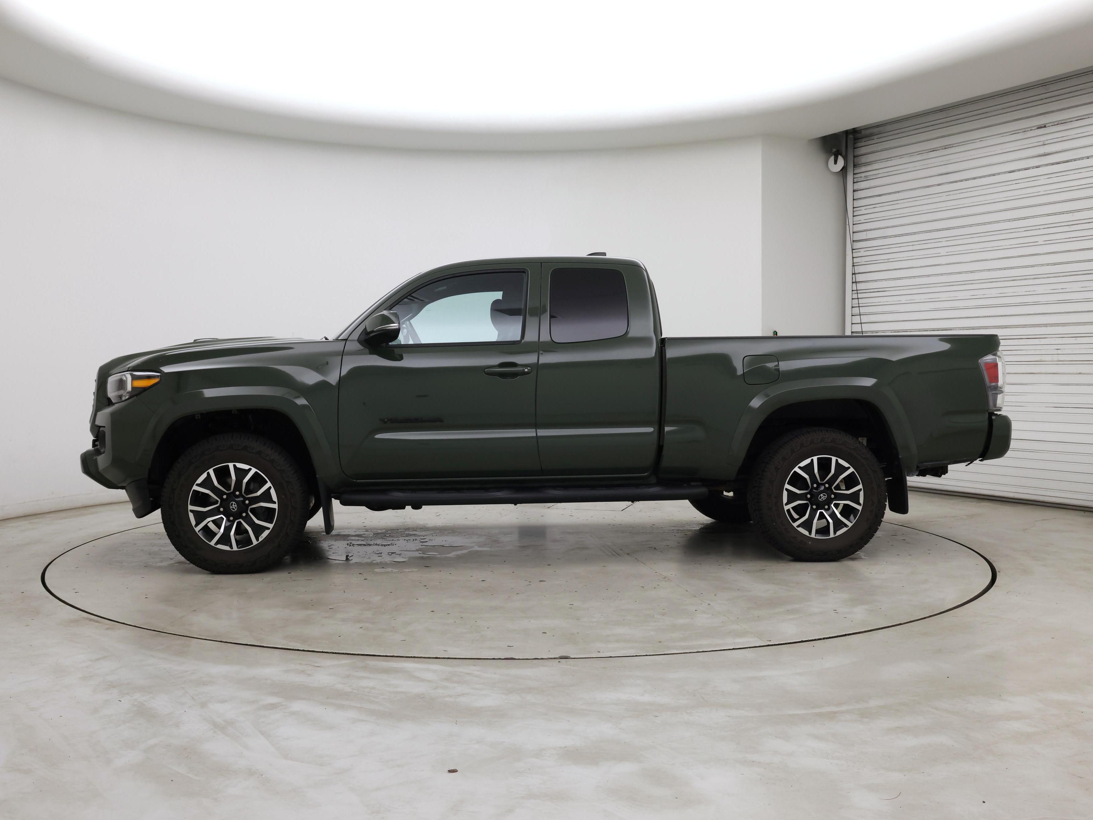 Thumbnail: 2022 Toyota Tacoma - 3