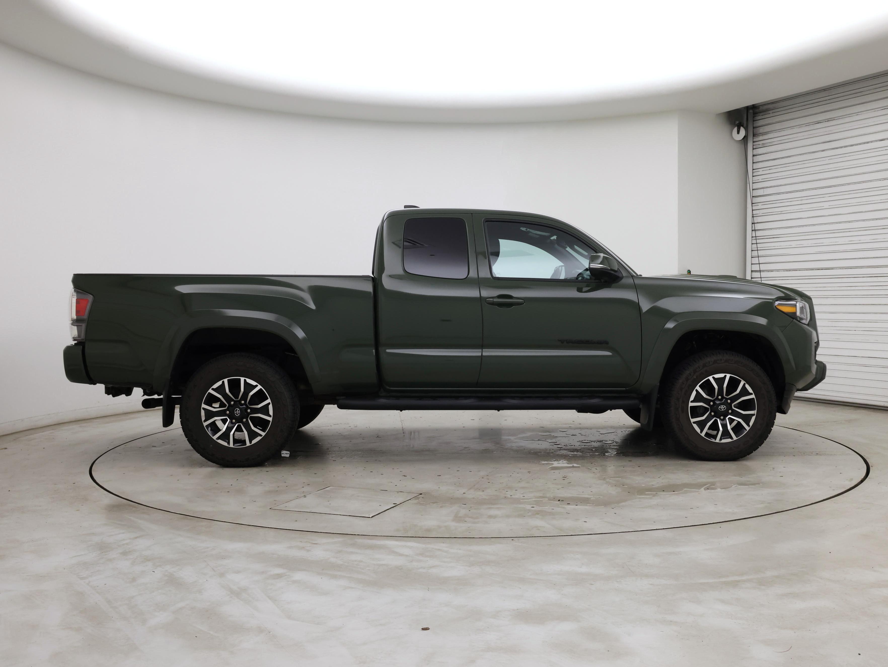 Thumbnail: 2022 Toyota Tacoma - 7