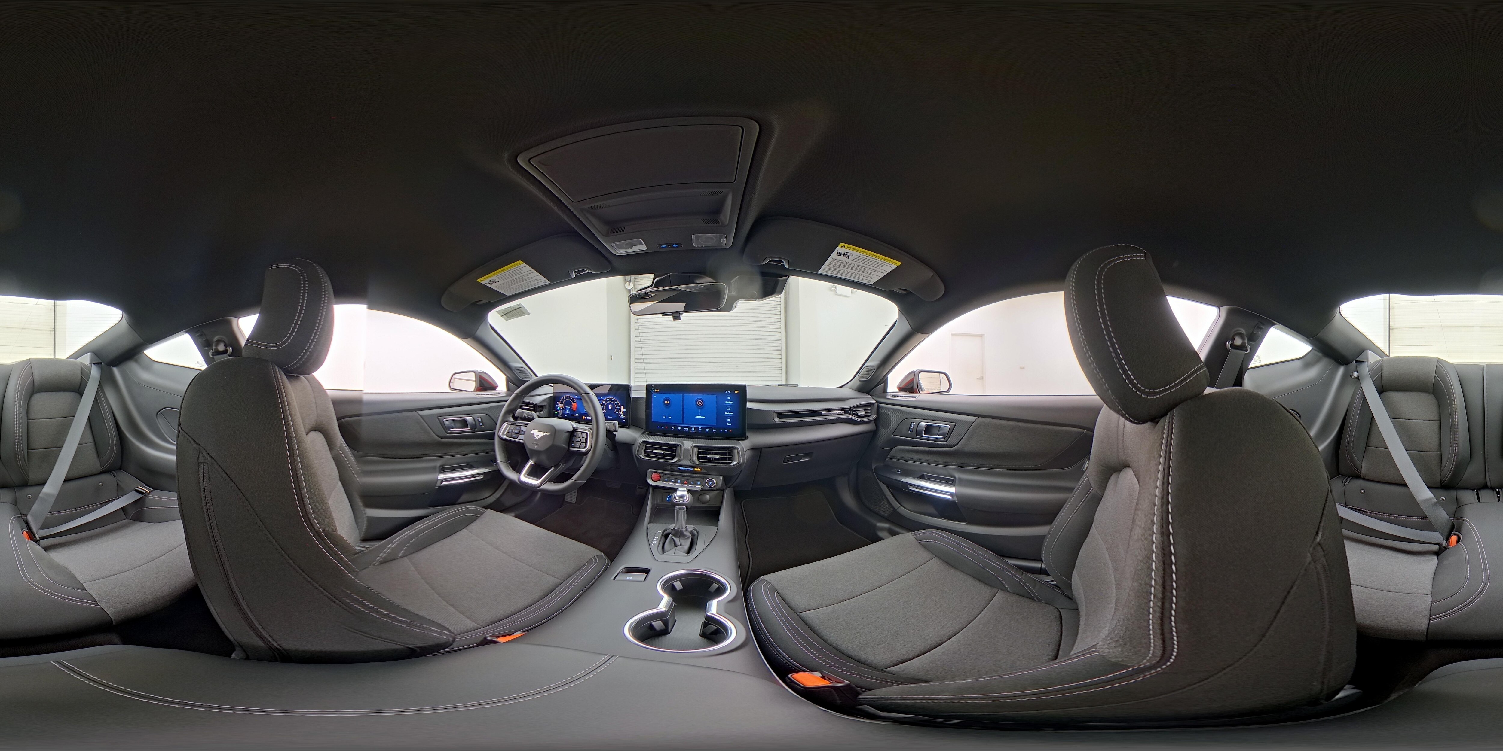 2025 Ford Mustang EcoBoost - Photo 21