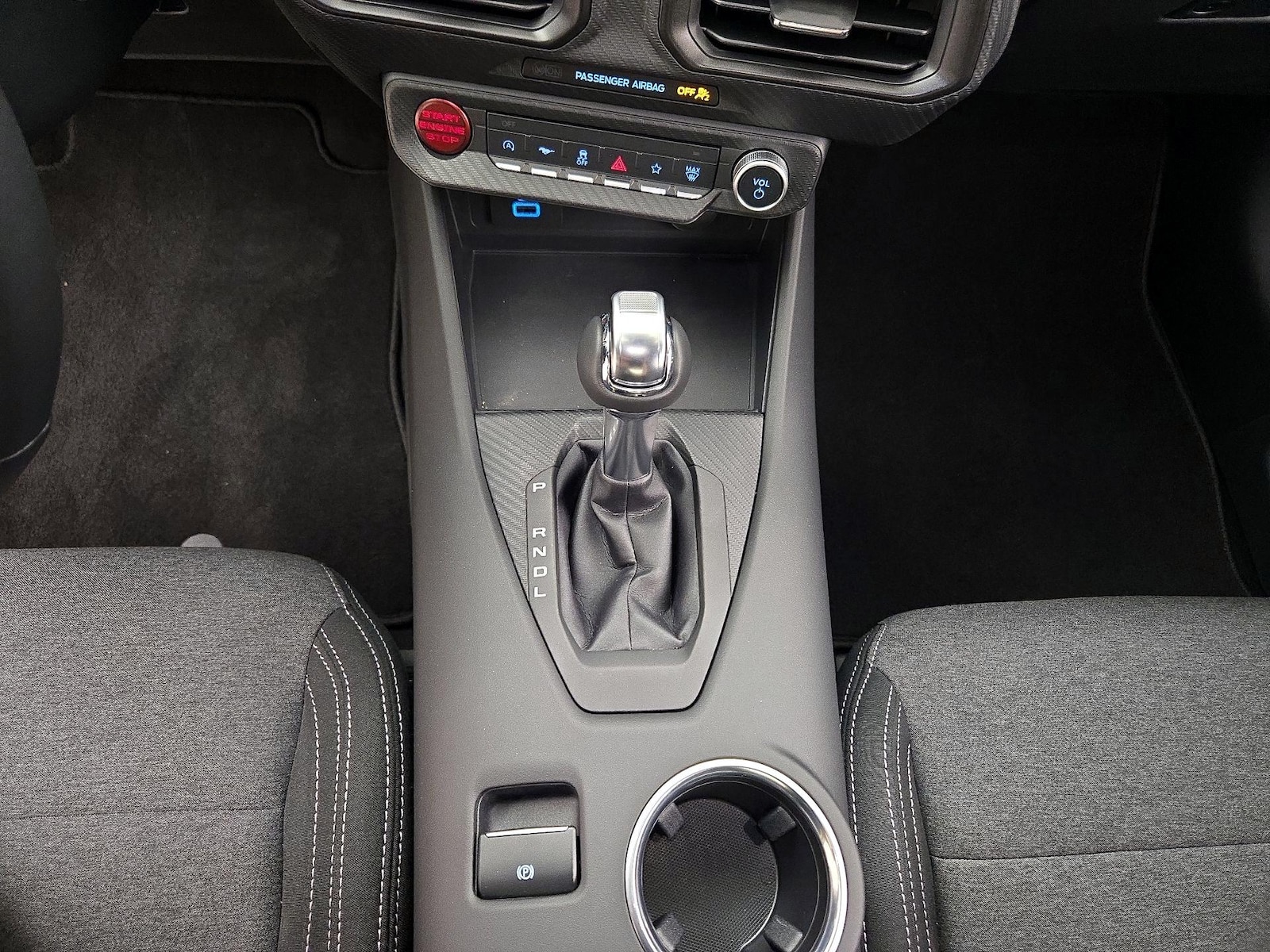 2025 Ford Mustang EcoBoost - Photo 17