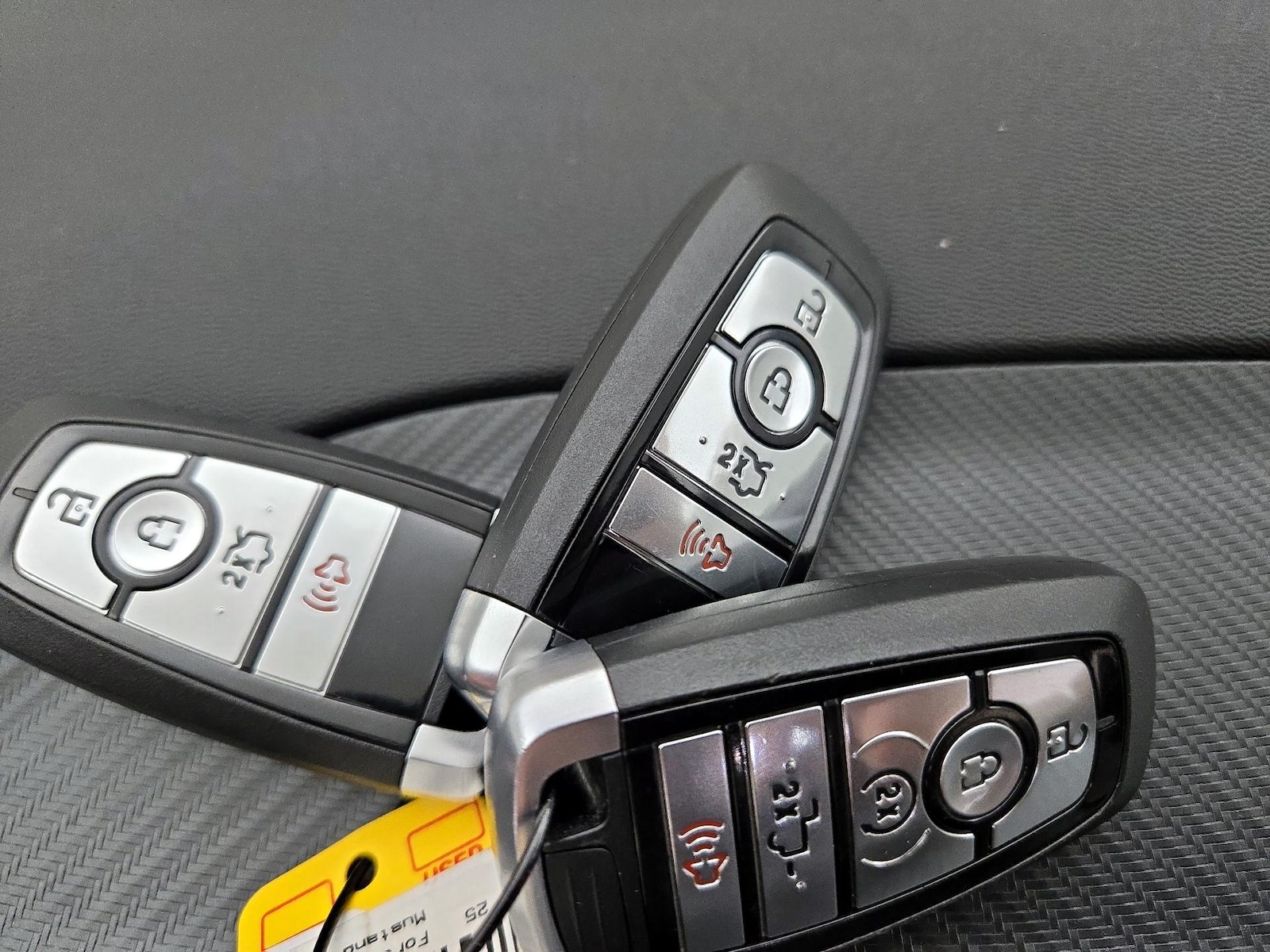 2025 Ford Mustang EcoBoost - Photo 20