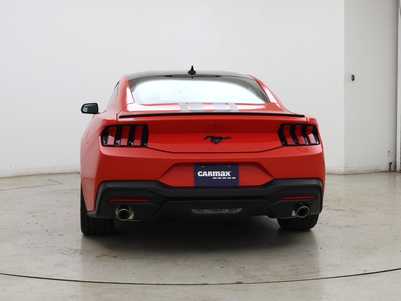 2025 Ford Mustang EcoBoost - Photo 7