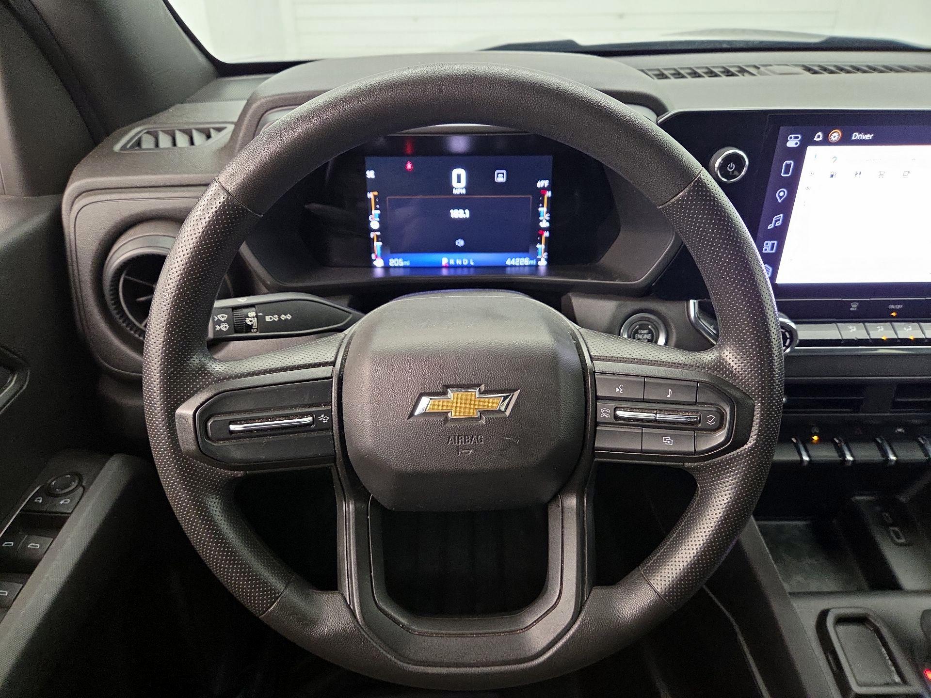 Thumbnail: 2023 Chevrolet Colorado - 10