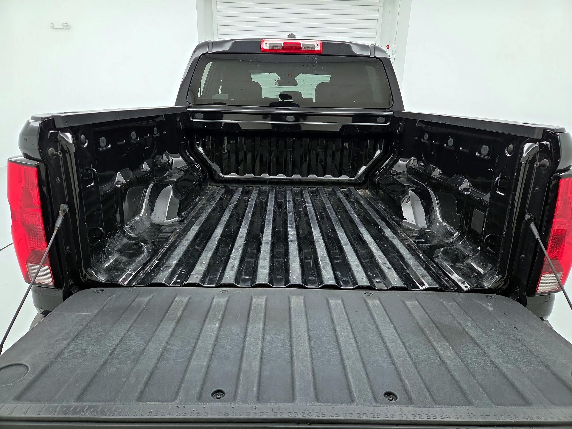 Thumbnail: 2023 Chevrolet Colorado - 20