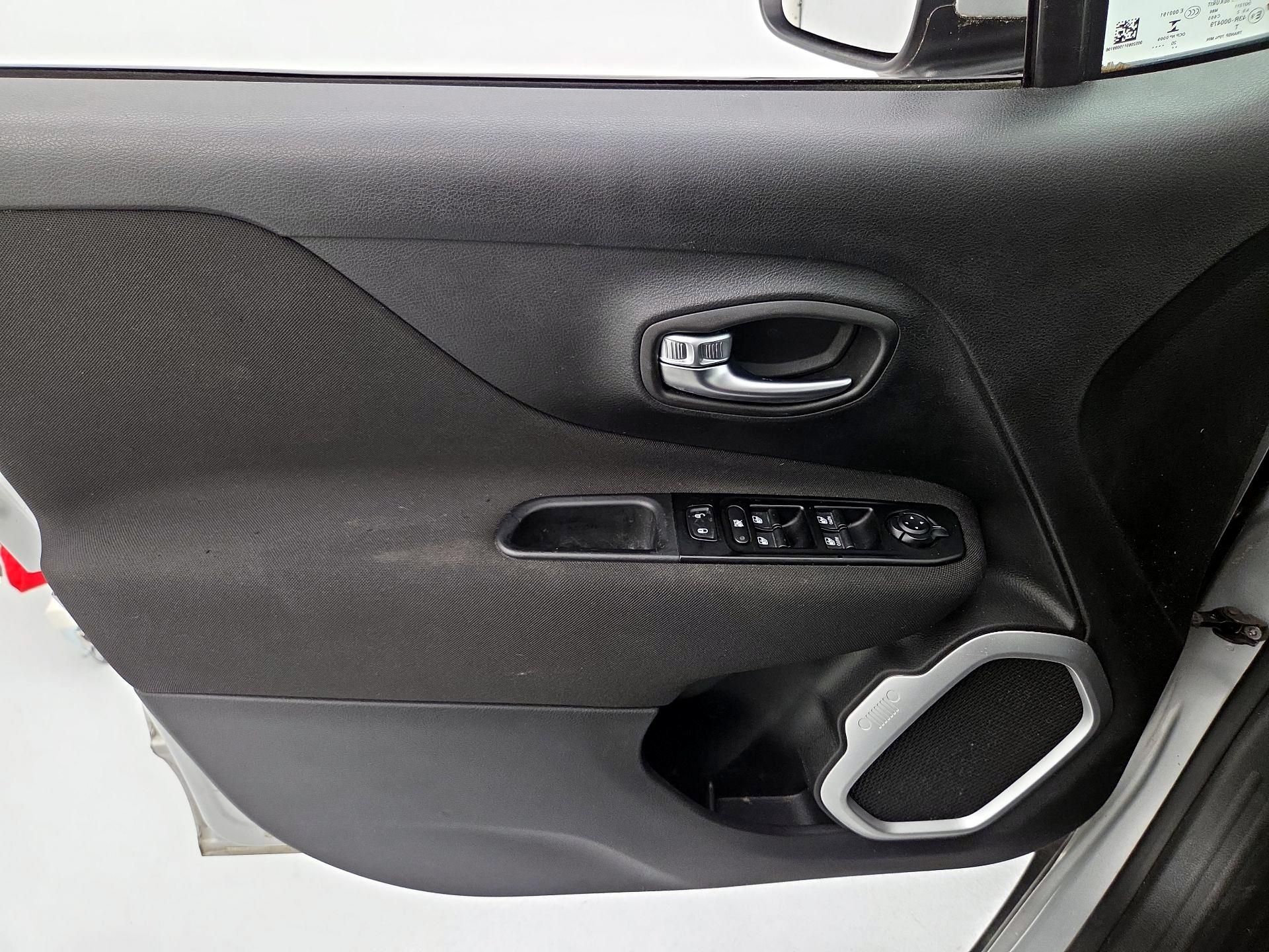 Thumbnail: 2021 Jeep Renegade - 12
