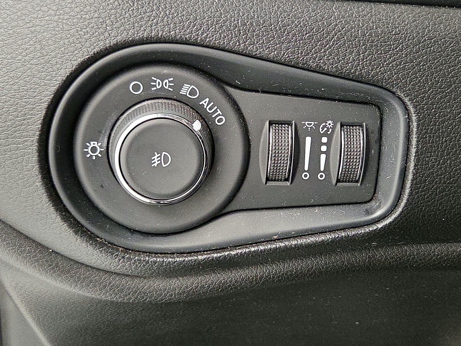 Thumbnail: 2021 Jeep Renegade - 13