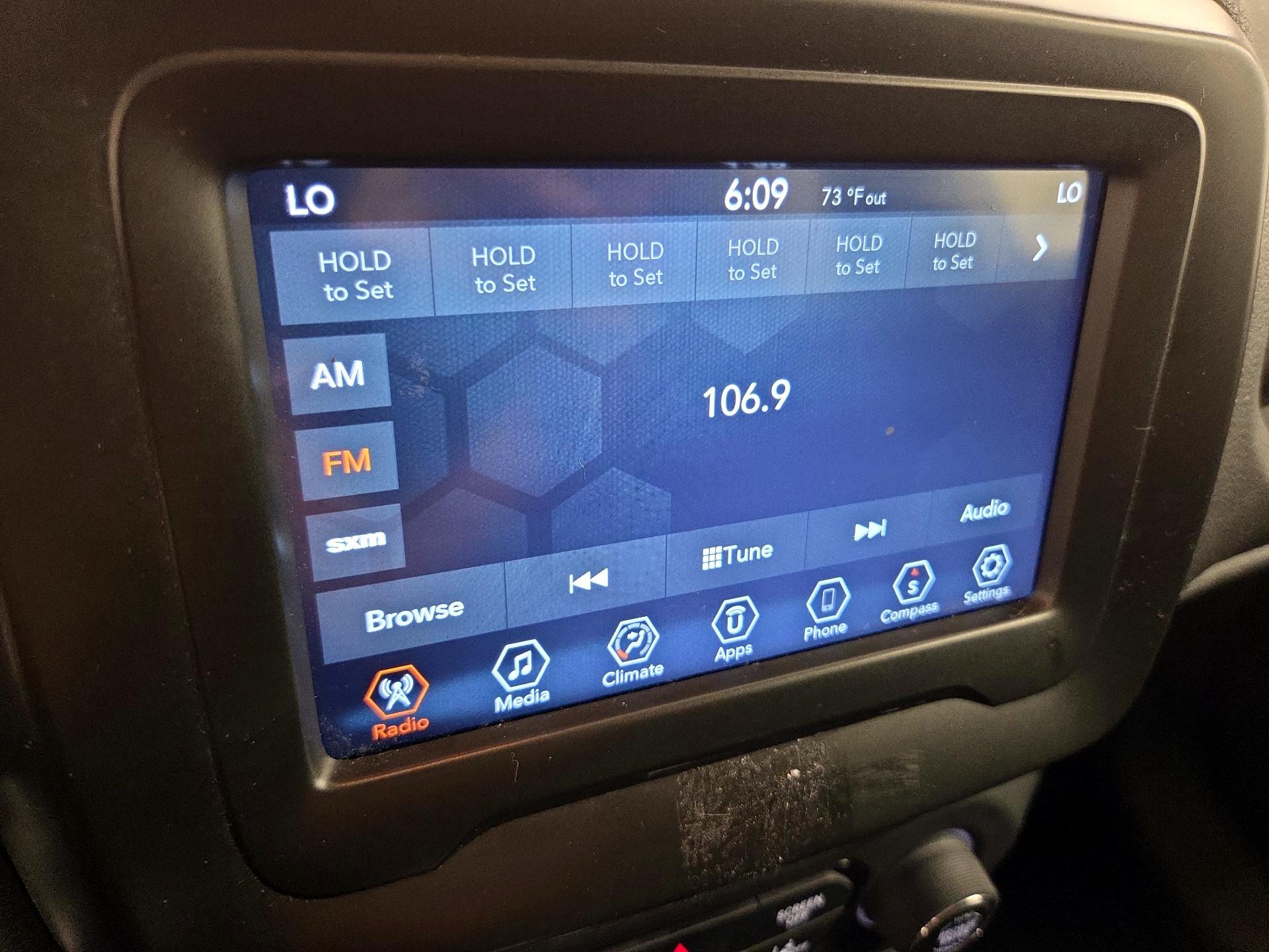 Thumbnail: 2021 Jeep Renegade - 15
