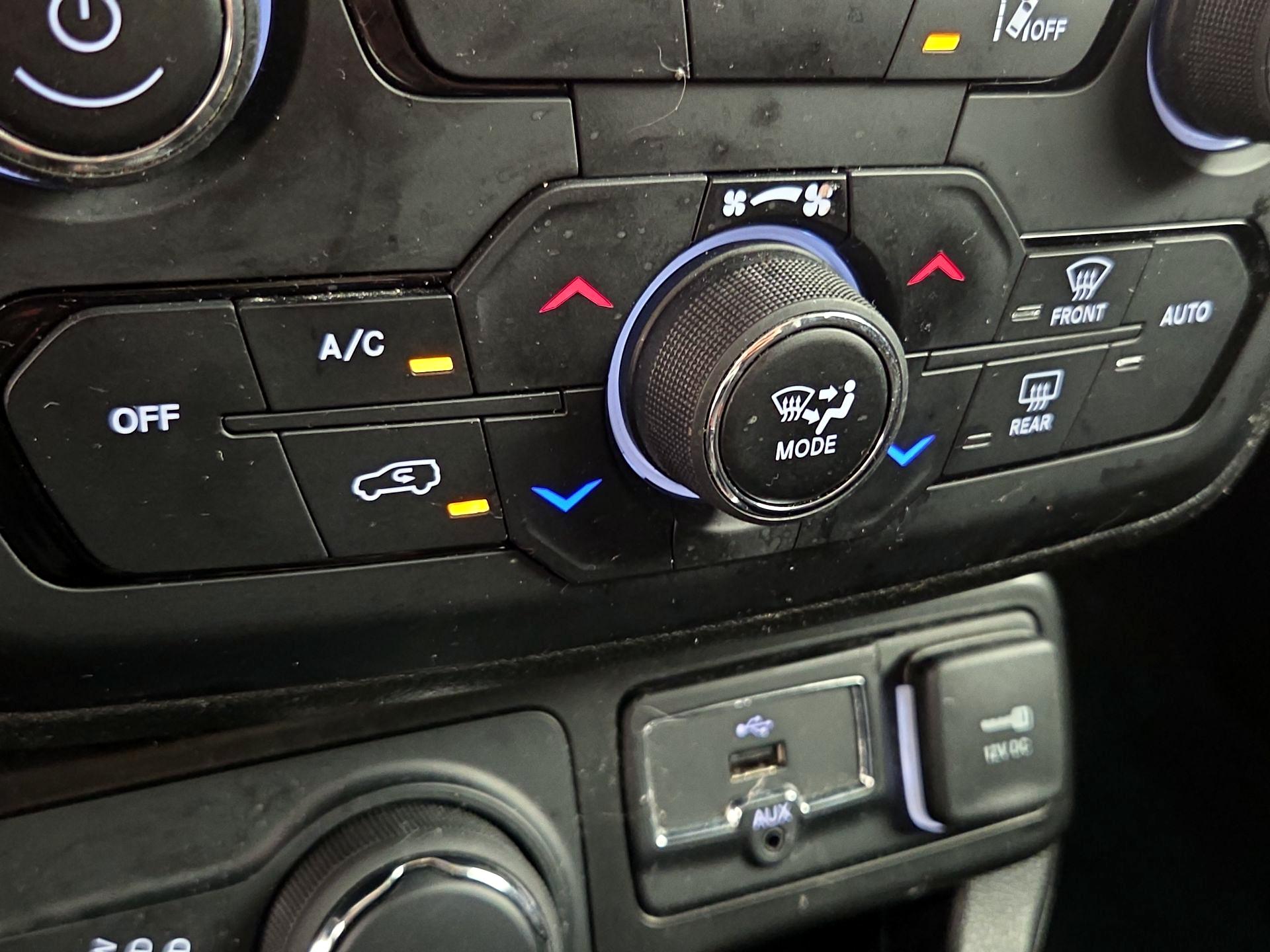Thumbnail: 2021 Jeep Renegade - 16