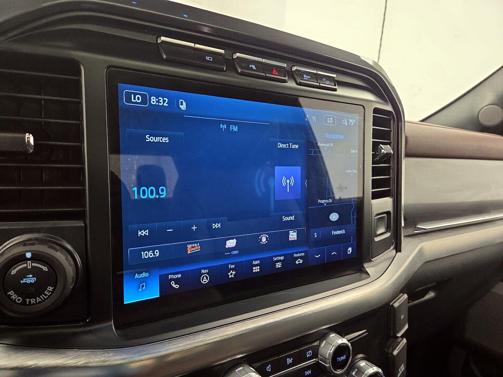 2022 Ford F-150 Lariat - Photo 17