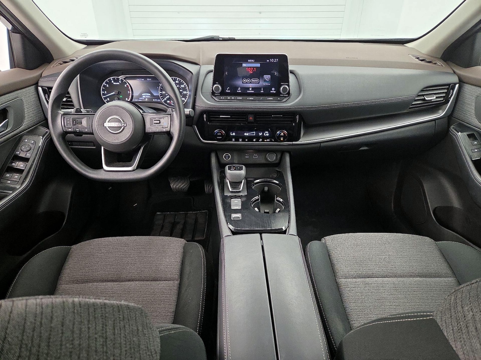 2022 Nissan Rogue SV - Photo 10