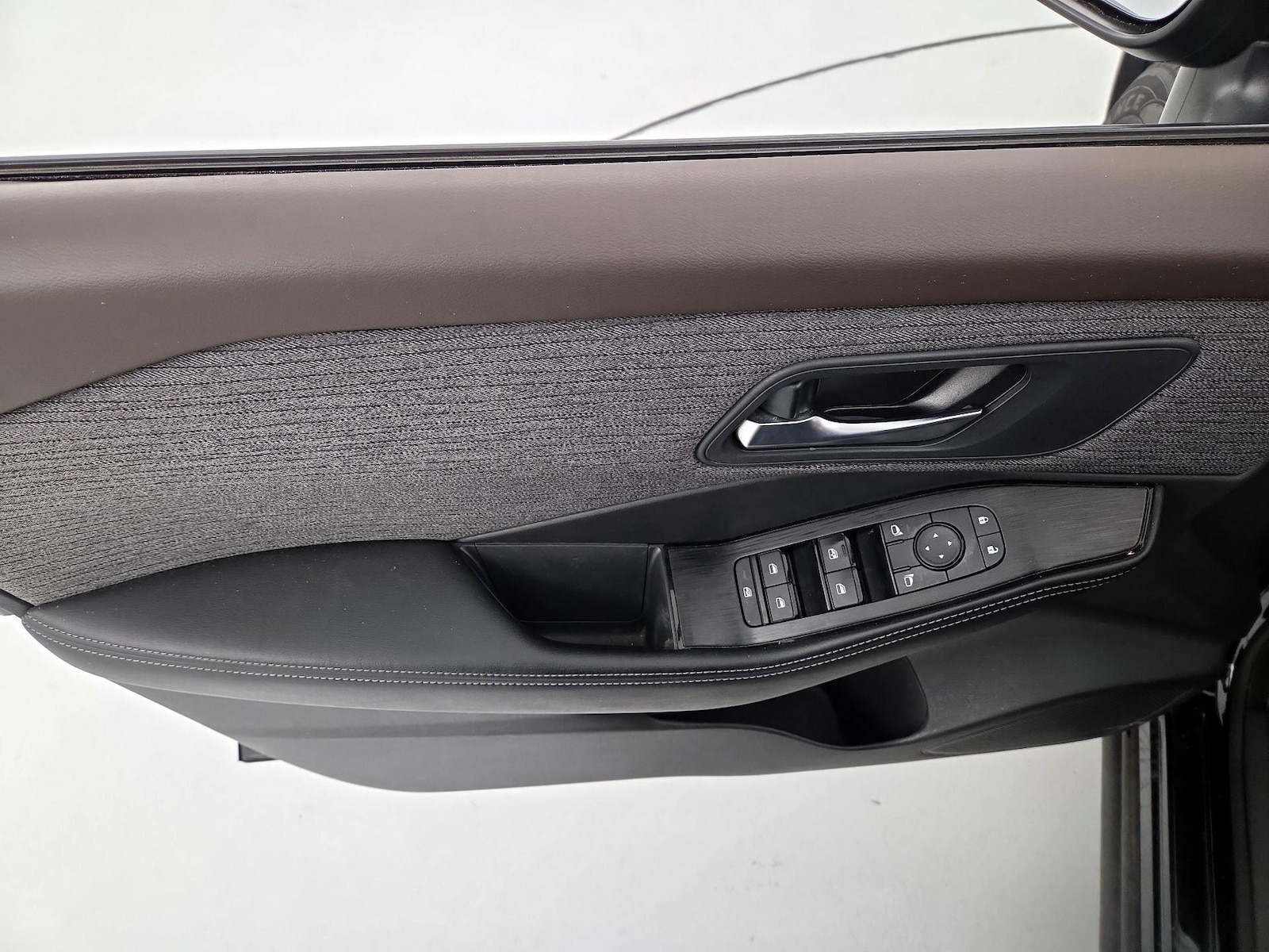 2022 Nissan Rogue SV - Photo 13